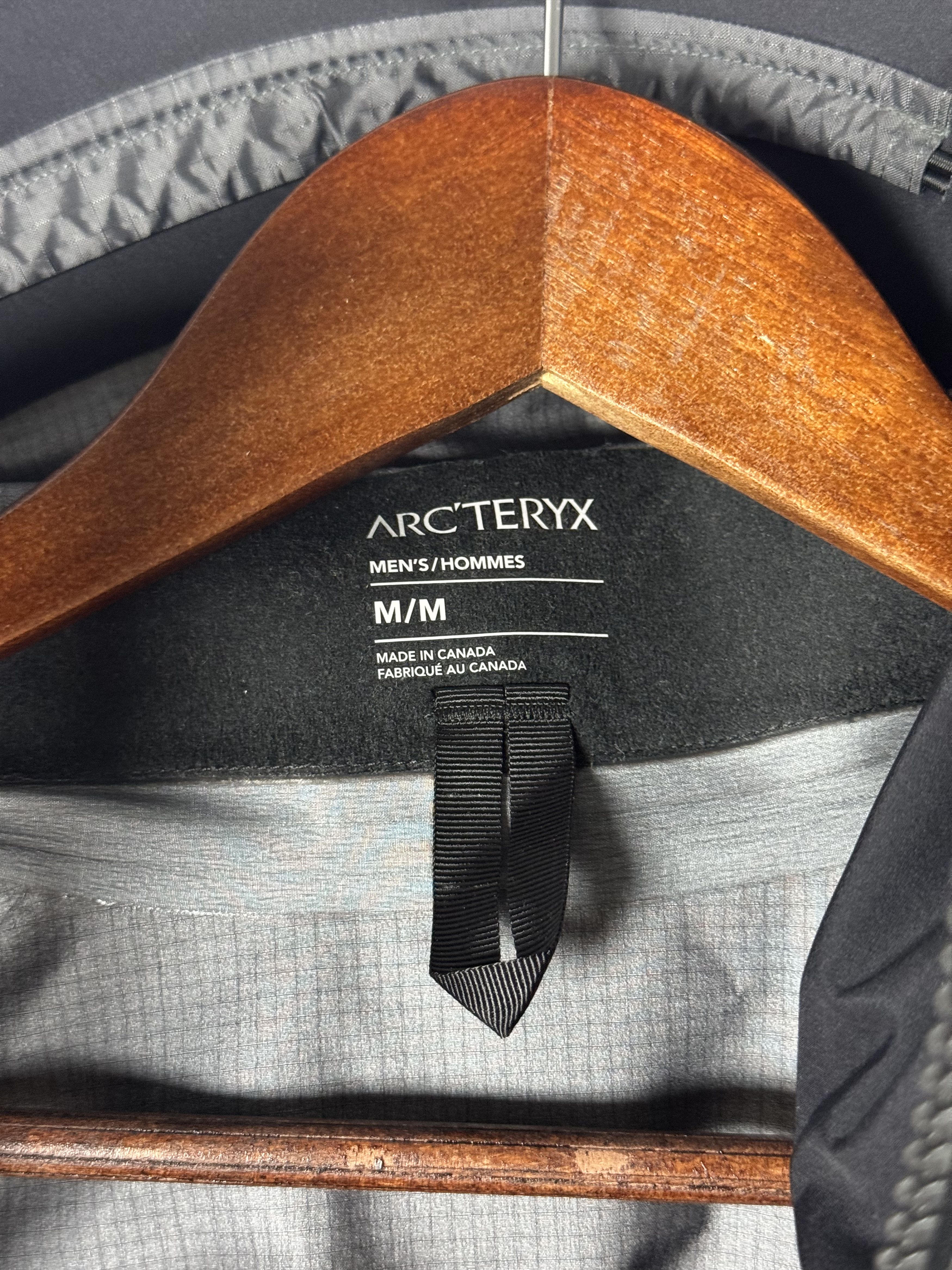 Arc'teryx Alpha SV 24K Gold Jacket Medium Size US M / EU 48-50 / 2 - 4 Thumbnail