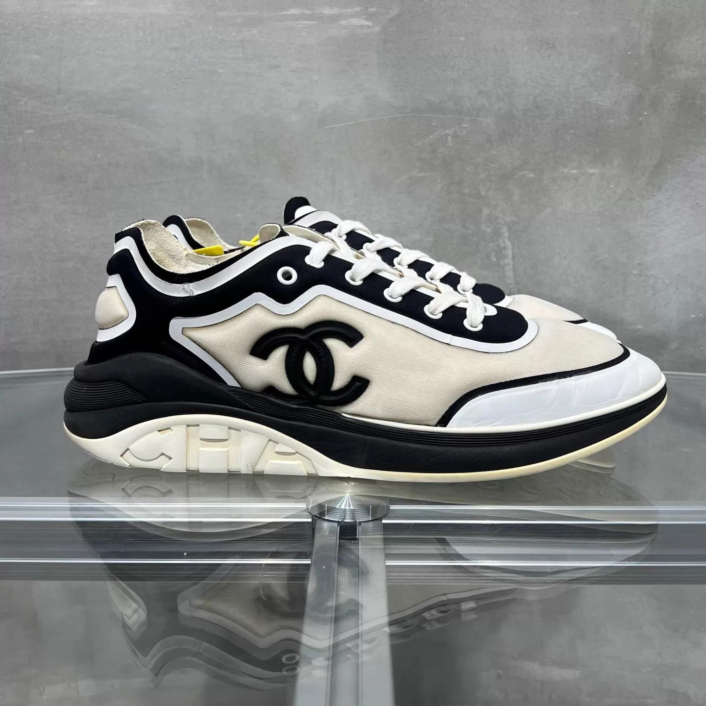 Chanel Chanel Panda Black White Sneakers 44 Size US 11 / EU 44 - 4 Thumbnail