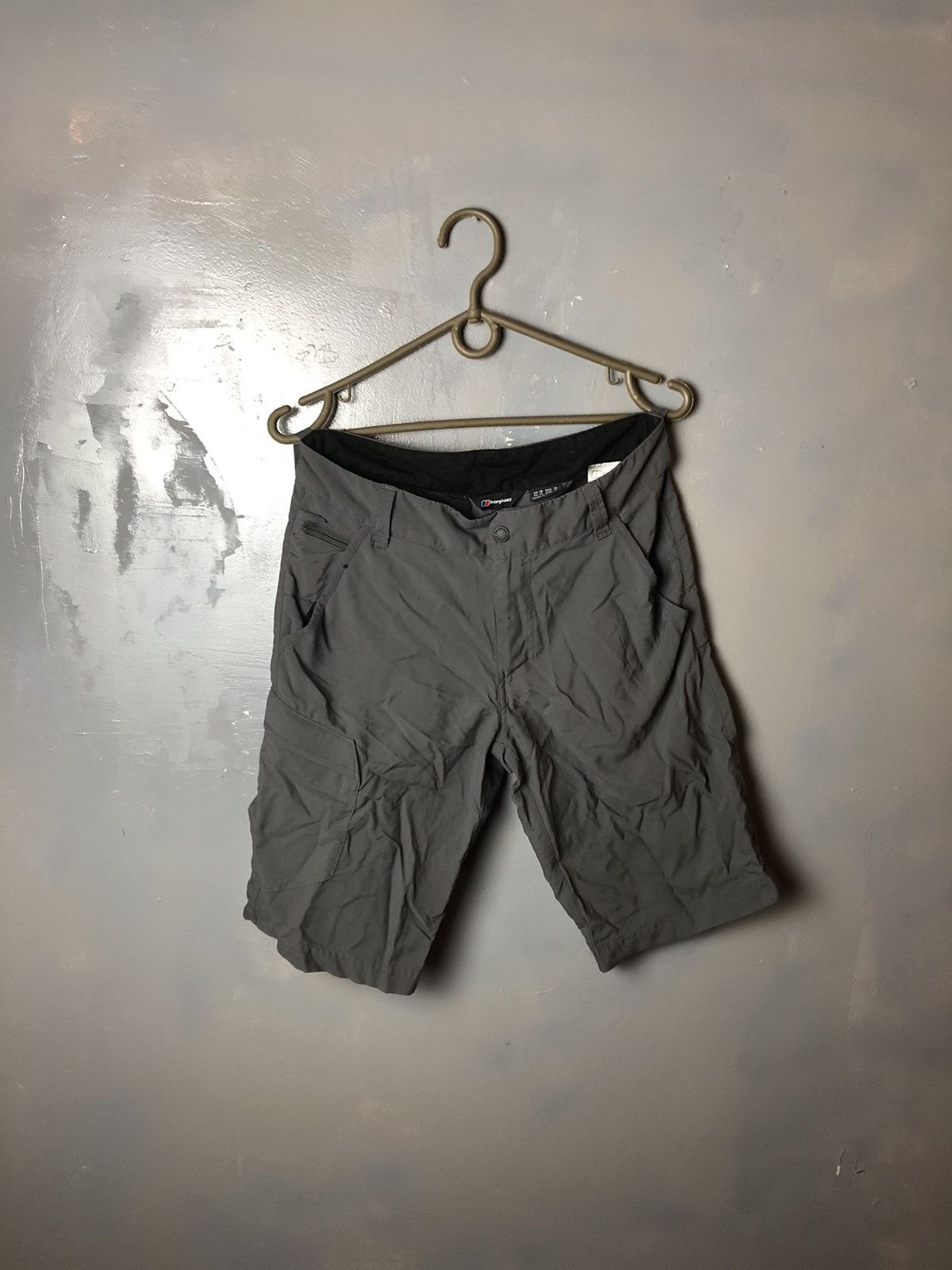 Berghaus Men’s short Berghaus size 28 Size US 28 / EU 44 - 1 Thumbnail