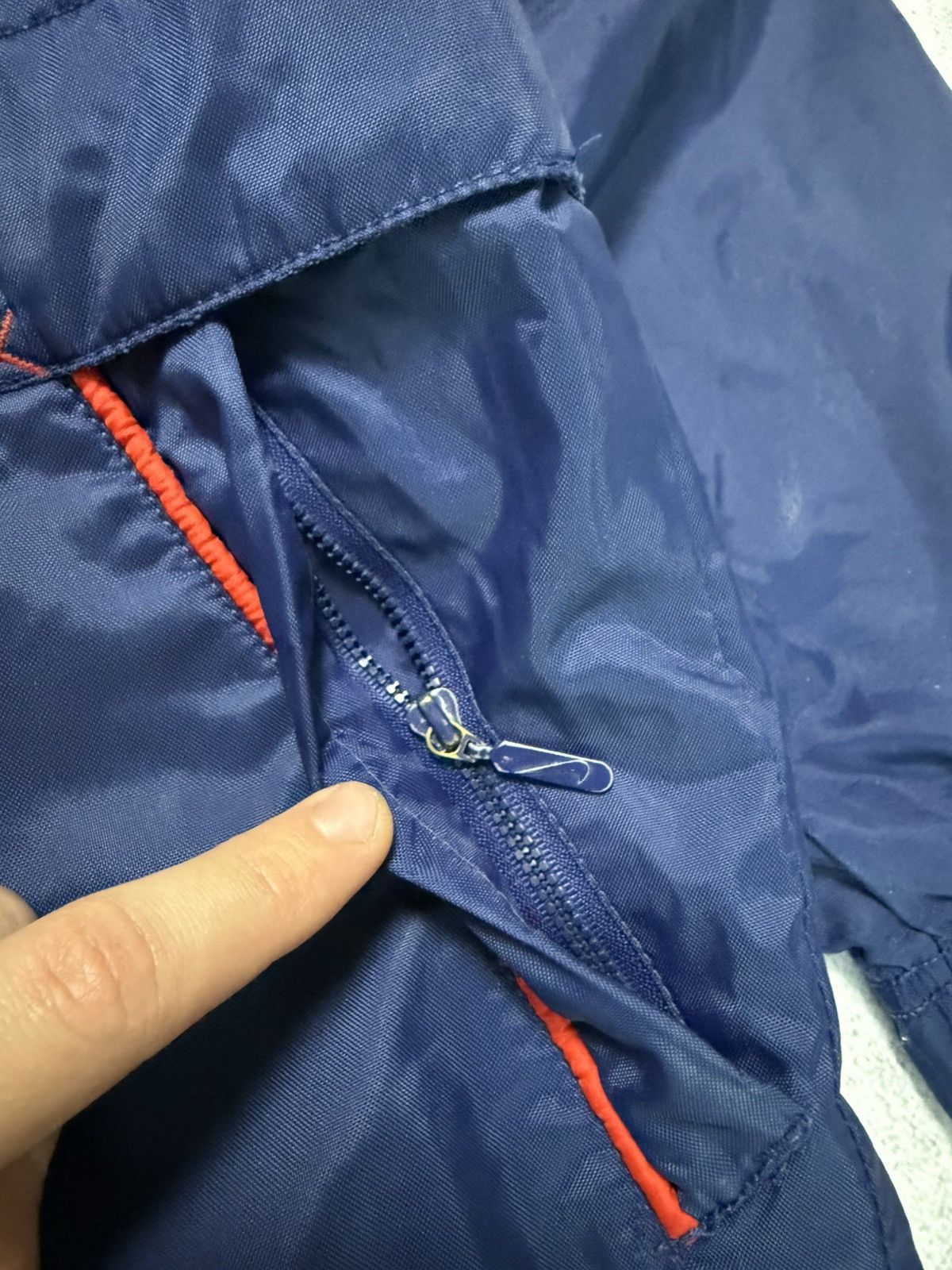 Nike × Vintage Vintage Nike Swoosh Jacket Windbreaker Big Logo Y2K 90s Size US S / EU 44-46 / 1 - 8 Thumbnail