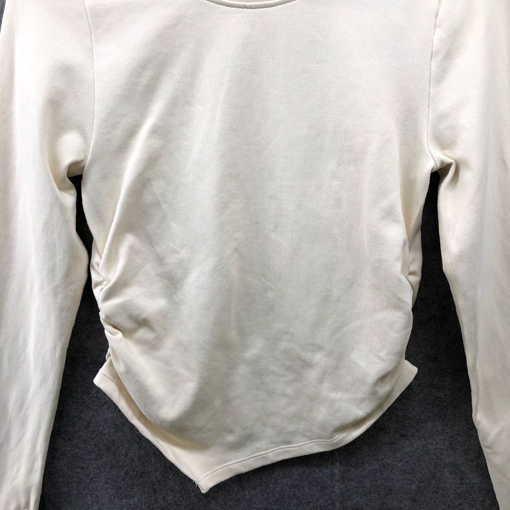 Vintage VINTAGE OQQ Women's Cropped T-Shirt Long Sleeve Activewear M Beige Stretch Breathable Moisuture Wicking Gym Yoga Size M / US 6-8 / IT 42-44 - 4 Thumbnail