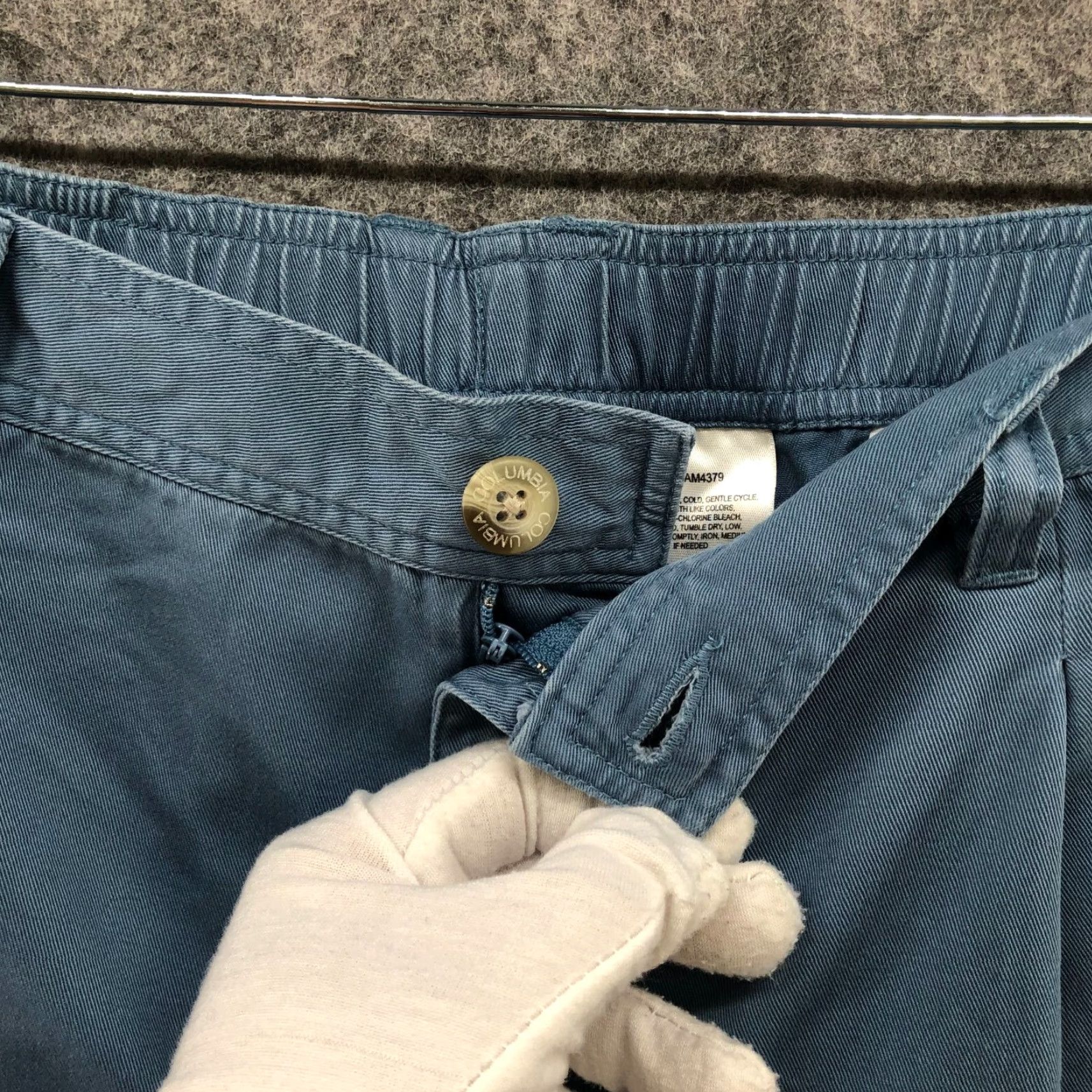 Vintage Columbia Mens XL Shorts Casual Chino 8" Relaxed Fit Blue Cotton Spring Summer Outdoor Size US 36 / EU 52 - 7 Thumbnail