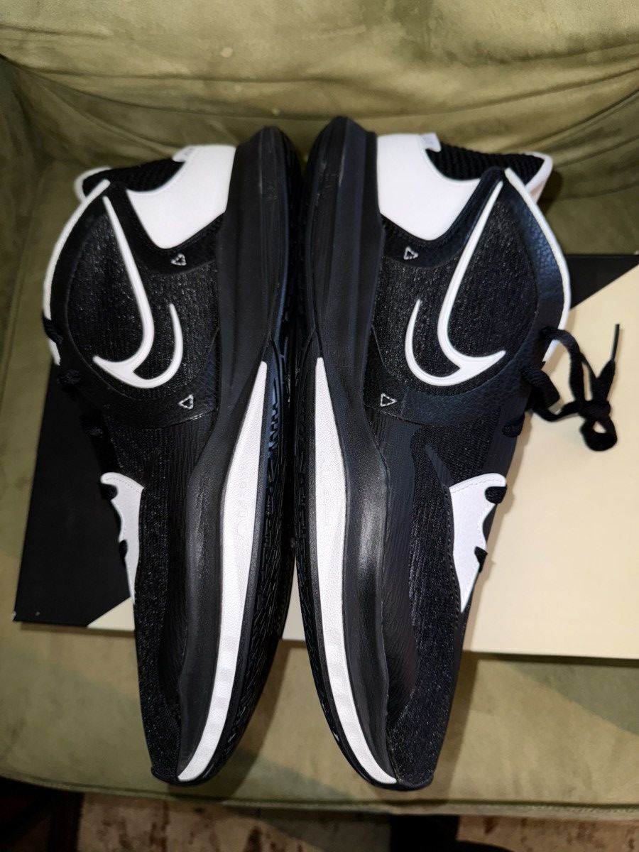 Nike Nike Kyrie 5 TB Promo (players only) Black “Reverse Panda” Size US 15 / EU 48 - 7 Thumbnail