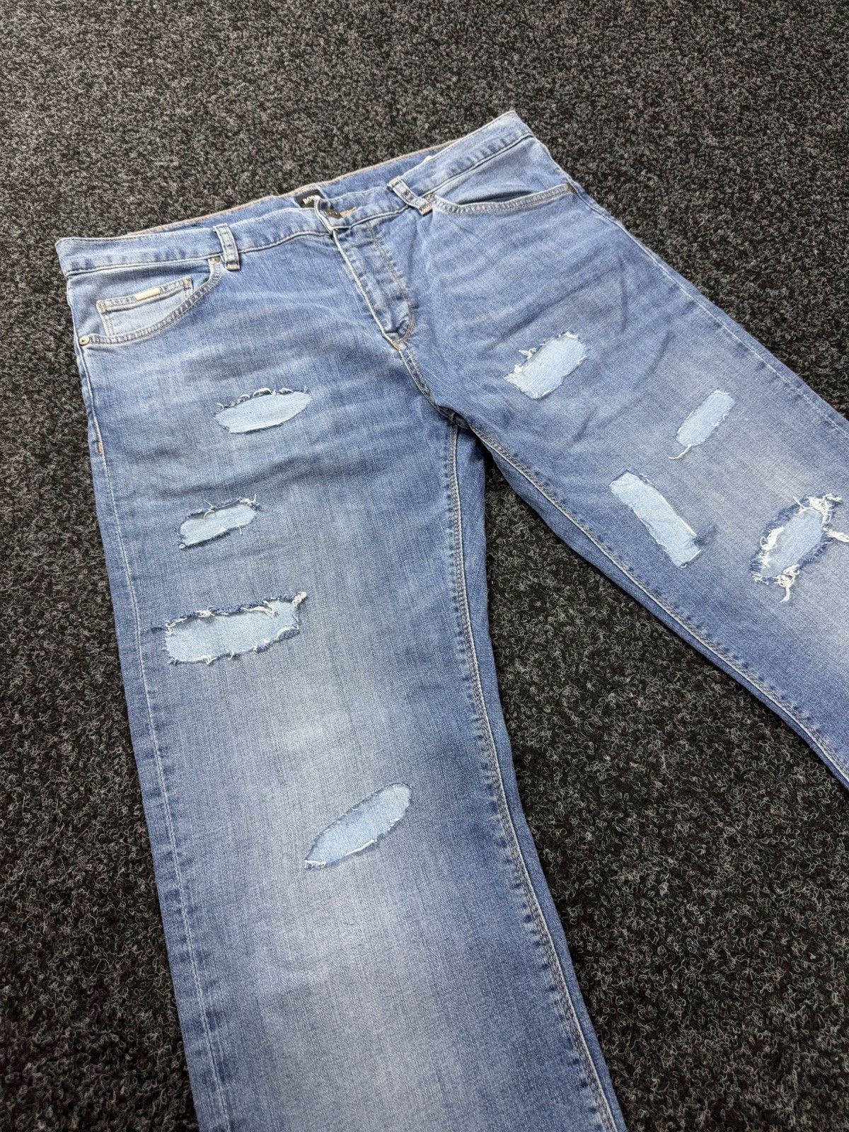 Hugo Boss Luxury Hugo Boss Distressed Punk Rock Light Wash Y2K Jeans Size US 36 / EU 52 - 5 Thumbnail
