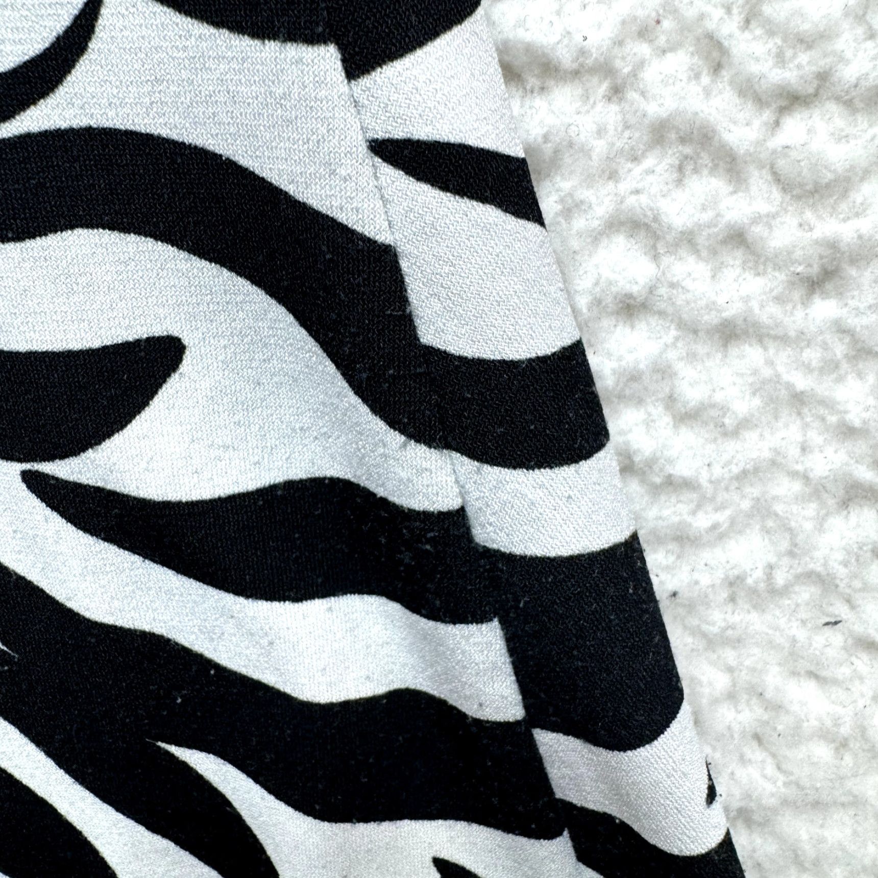 Vintage VINTAGE Y2K Top XL Black White Zebra Pattern Slinky Stretch McBling Corpcore Fleurish Shirt | Adults? (No) Size XL / US 12-14 / IT 48-50 - 4 Thumbnail