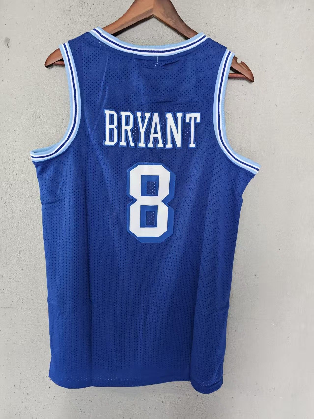 NBA Lakers #8 Kobe Bryant Jersey Vintage Size US XL / EU 56 / 4 - 2 Thumbnail