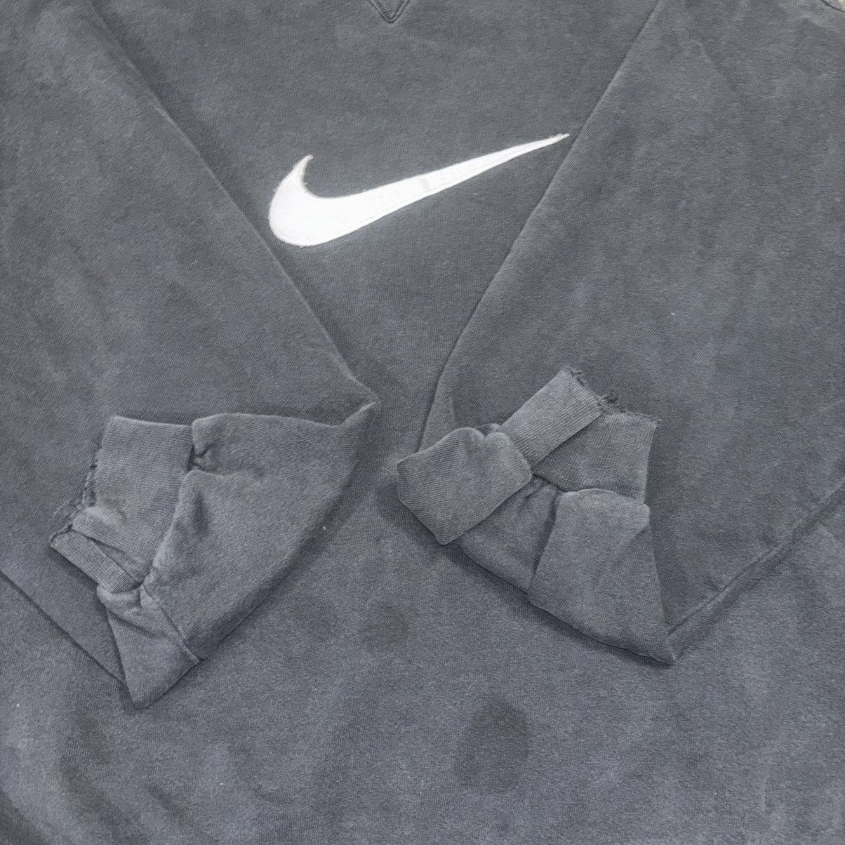 Nike Vintage Nike Swoosh Crewneck Center Logo Distressed Faded XL Size US XL / EU 56 / 4 - 5 Thumbnail