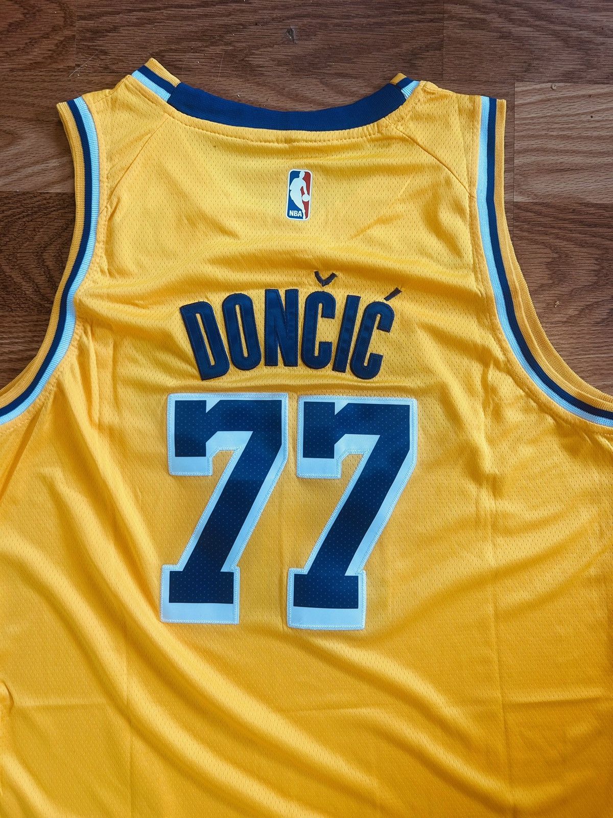Nike New Los Angeles Lakers Luka Doncic Icon Edition Jersey Size US XL / EU 56 / 4 - 4 Thumbnail