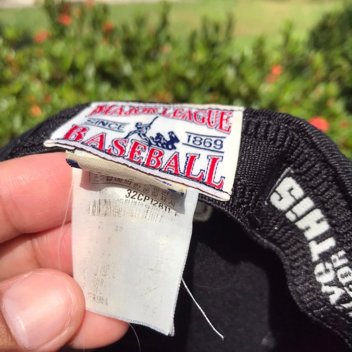 MLB RARE🔥 MLB • Chicago Hats Sox Baseball Size ONE SIZE - 5 Thumbnail