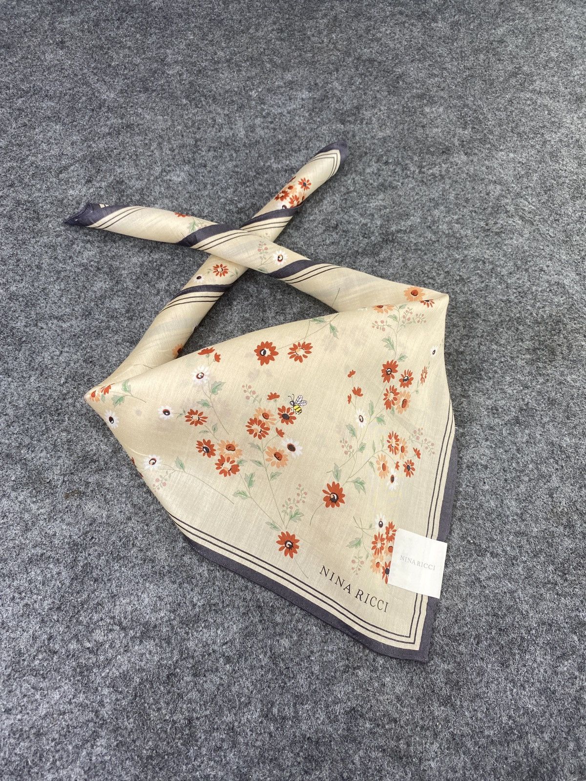 Nina Ricci × Vintage Nina Ricci Handkerchief / Bandana / Neckerchief- B017 Size ONE SIZE - 2 Thumbnail