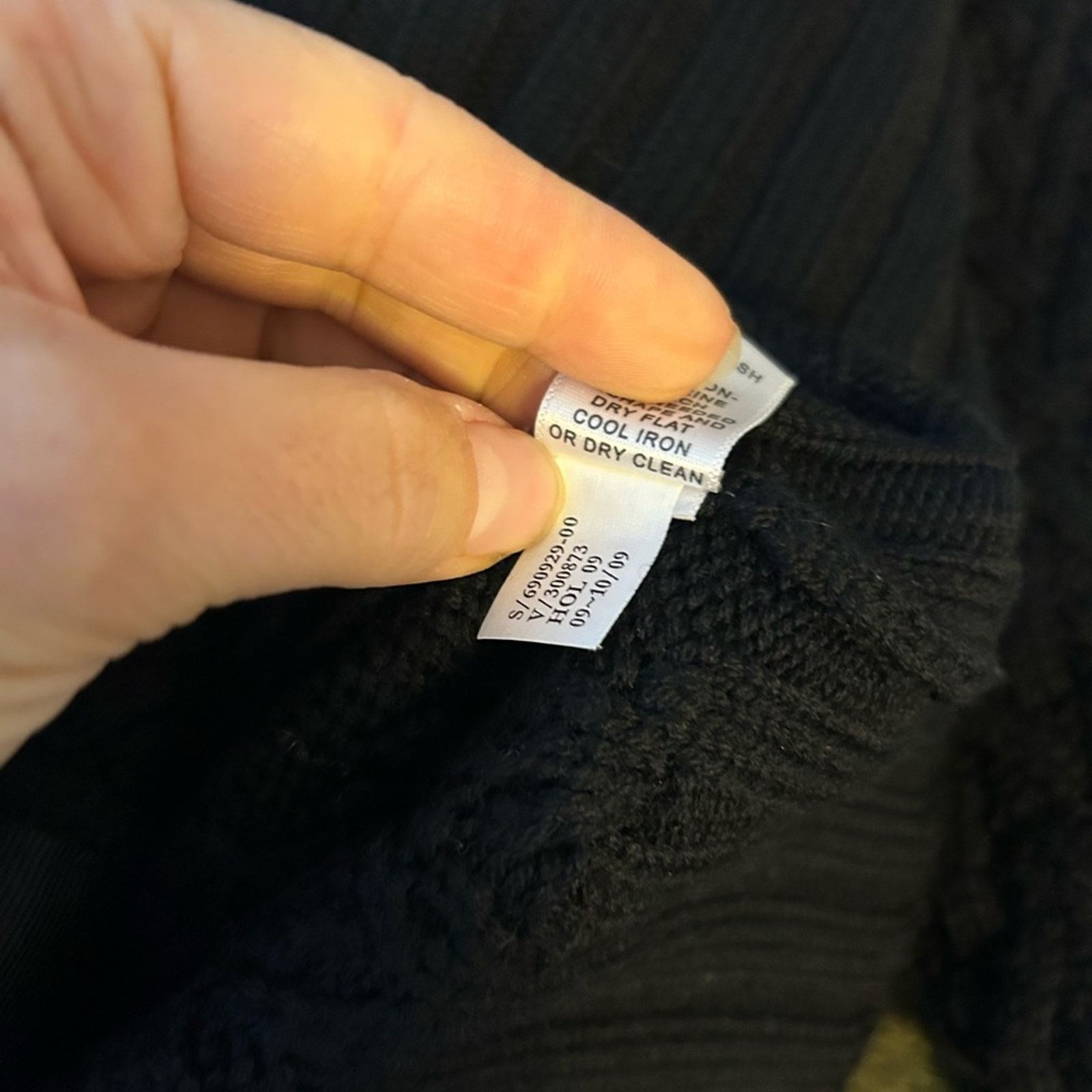 Banana Republic Banana Republic Black Cable Knit Snap Front Wool Sweater Size XS / US 0-2 / IT 36-38 - 6 Thumbnail