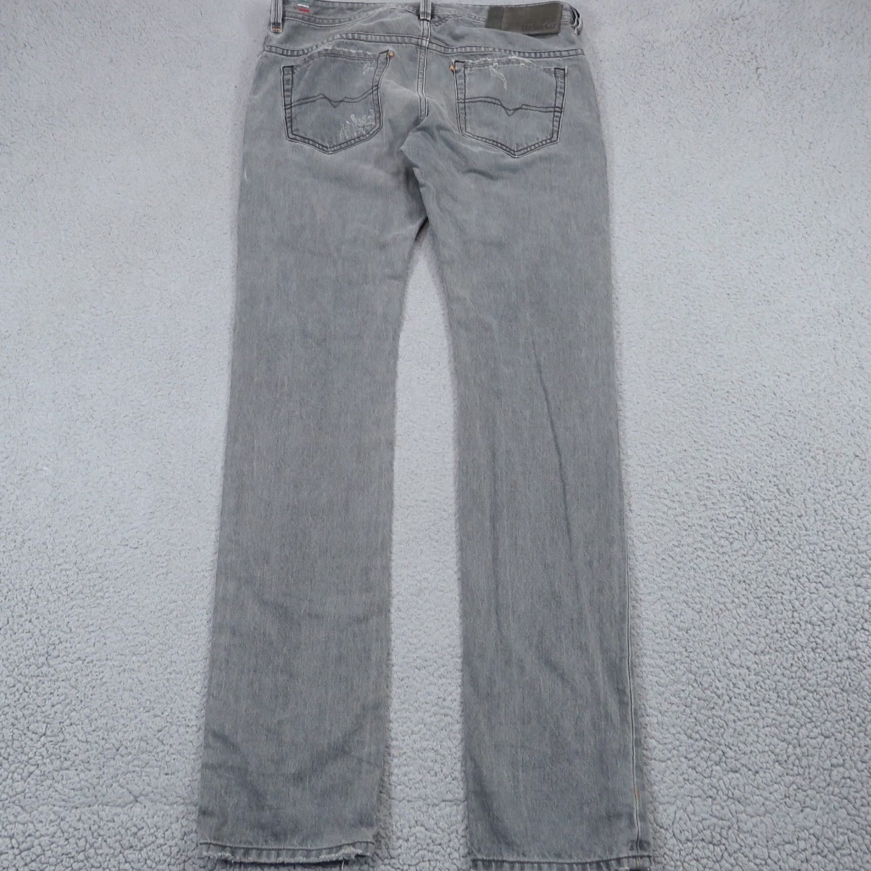 Diesel Diesel Jeans Mens 33x34 Thavar Slim Skinny Distressed Grey MADE IN ITALY Jeans Mens 33x34 Thavar Slim Skinny Distressed Grey 0886B MADE IN ITALY Size US 33 - 2 Thumbnail