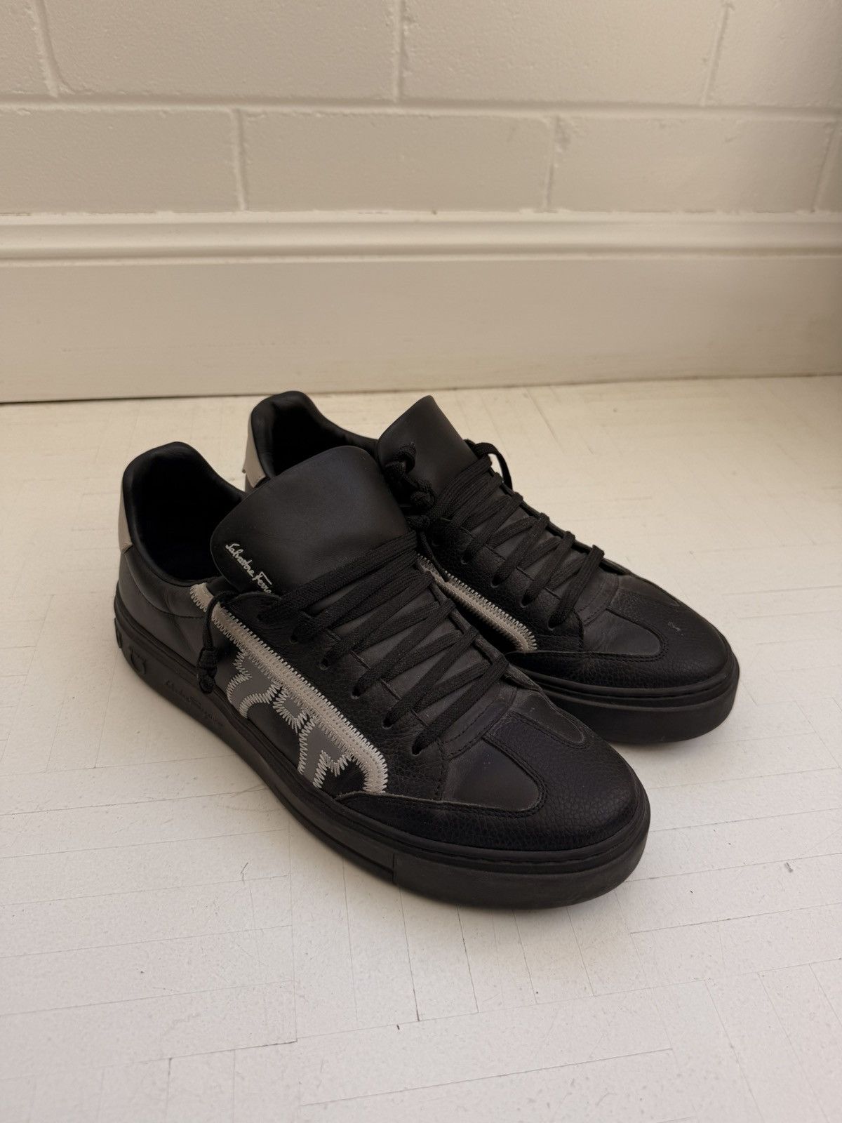 Salvatore Ferragamo Fergamo sneakers barely worn Size US 8.5 / EU 41-42 - 16 Thumbnail