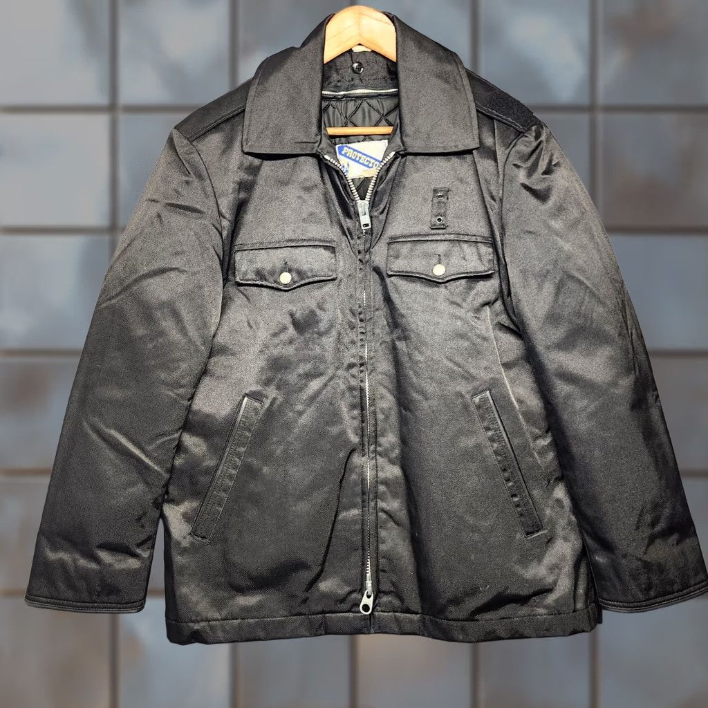 Vintage Protector Jacket Mens 40R Black Quilted Full Zip Police Uniform Workwear Patch Size US XXS / EU 40 - 1 Thumbnail