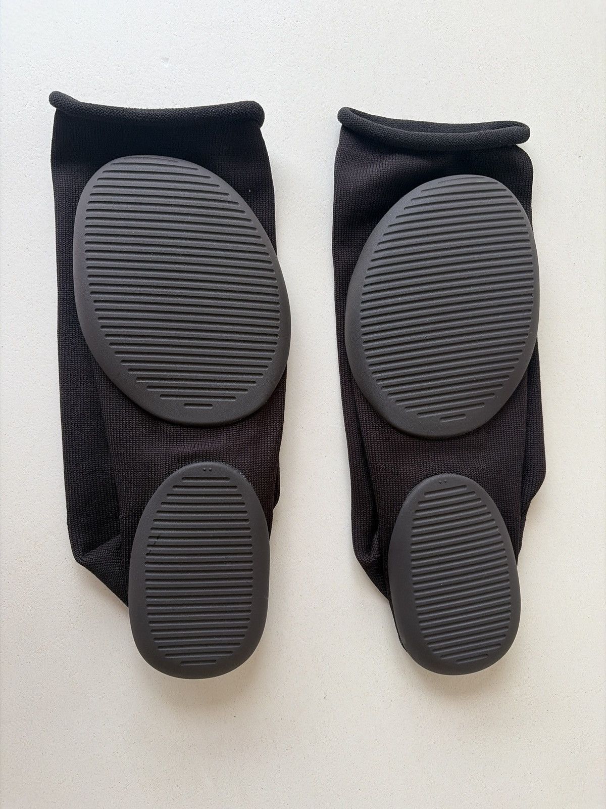 Yeezy YZY PODS Size US 10 / EU 43 - 3 Thumbnail