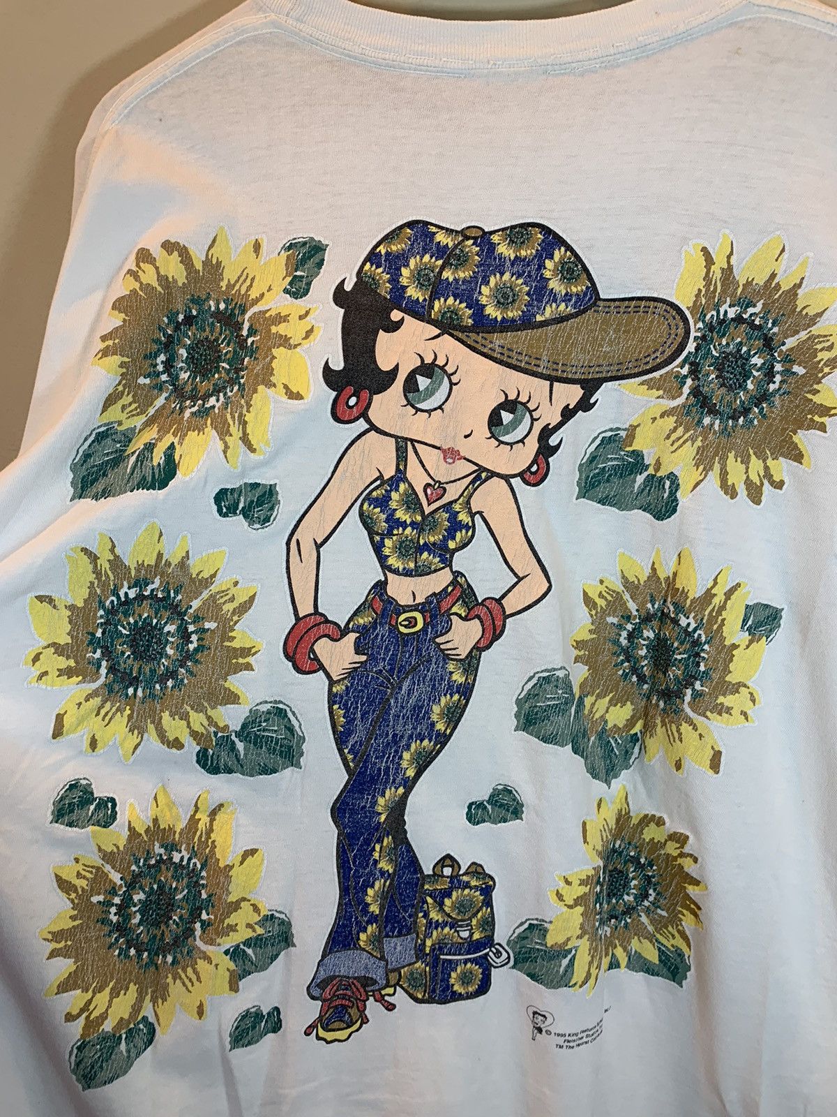 Vintage *RARE* Vintage 1995 Betty Boop Sunflowers Hippie AOP T-Shirt Size US XL / EU 56 / 4 - 4 Thumbnail