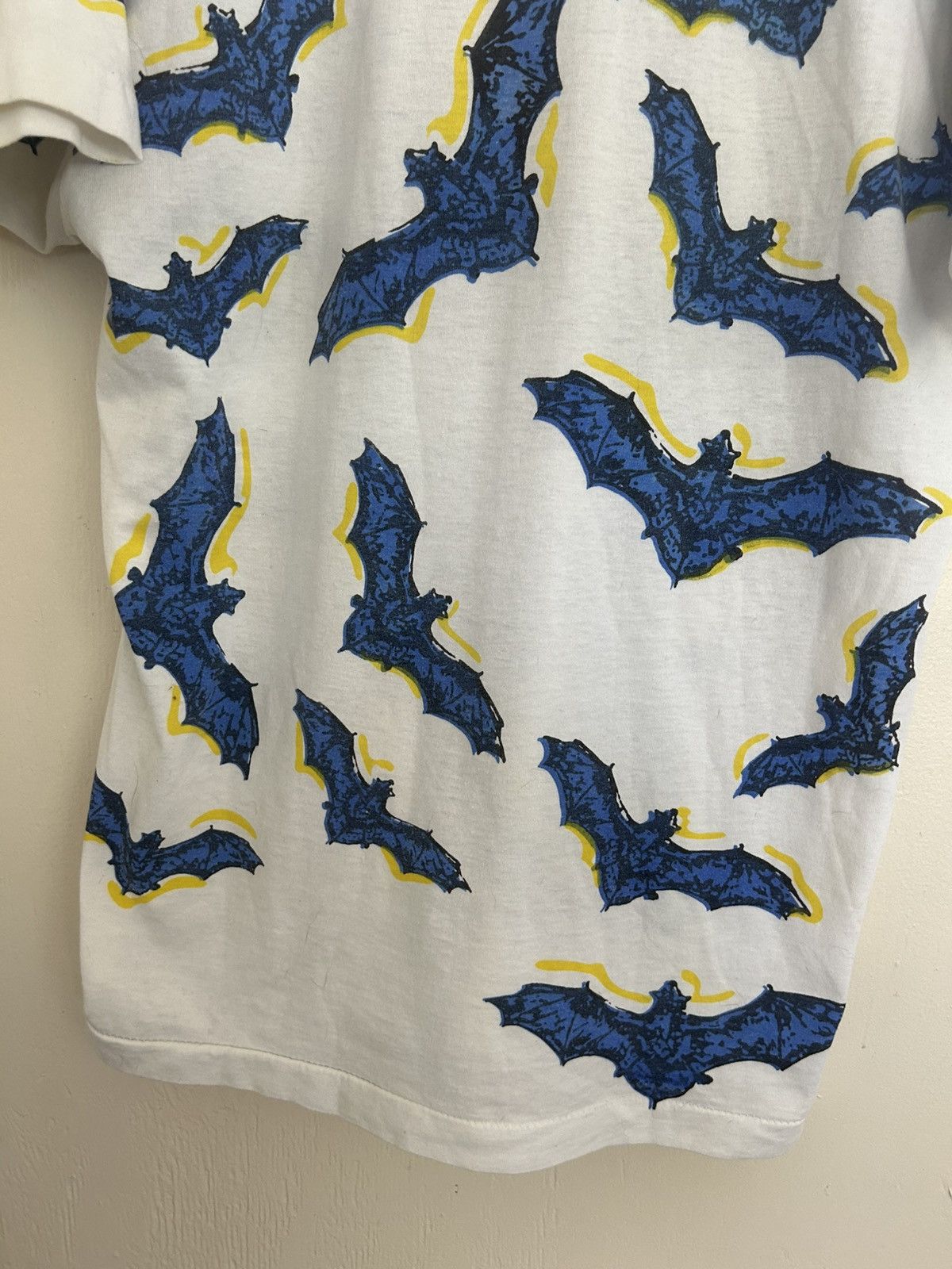 DC Comics 1988 Vintage Batman AOP Bats DC Comics T-shirt Size US L / EU 52-54 / 3 - 13 Thumbnail