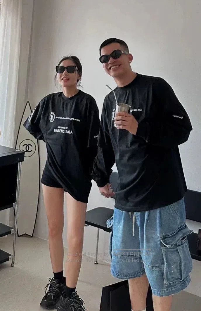 Balenciaga Balenciaga Black Distressed Short Sleeve Tee. Size US M / EU 48-50 / 2 - 5 Thumbnail