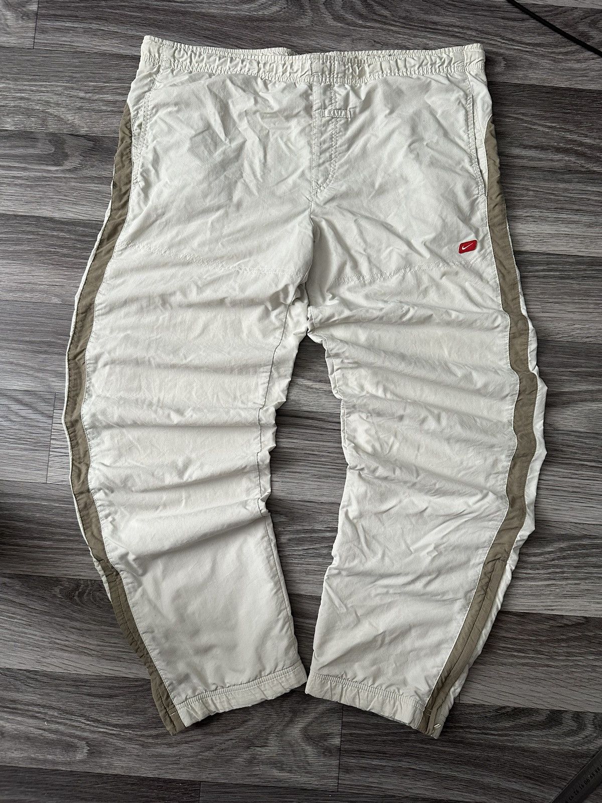 Nike Nike Vintage 00’s White Baggy Nylon Sweatpants y2k size L Size US 34 / EU 50 - 1 Thumbnail