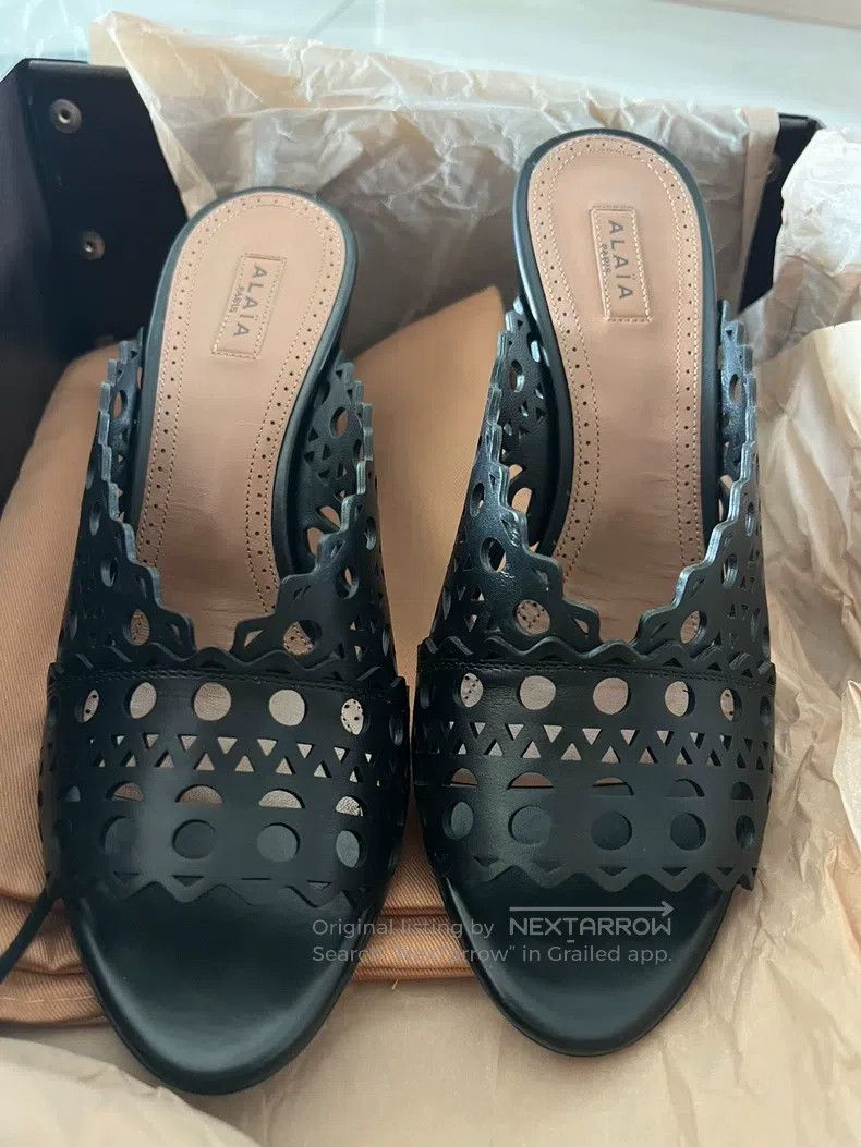 Alaia Alaia Black thick-heeled hole-carved high-heeled slipper s Size US 7.5 / IT 37.5 - 7 Thumbnail