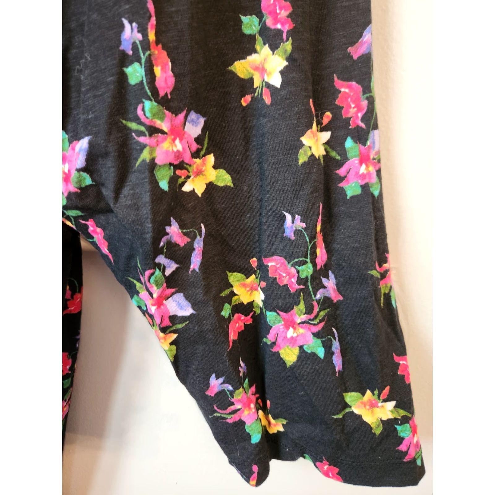 Vintage Woman Within Blouse Shirt Tunic 2X Black Floral 3/4 Sleeve V-Neck Plus Size Womens Size XXL / US 16-18 / IT 52-54 - 4 Thumbnail