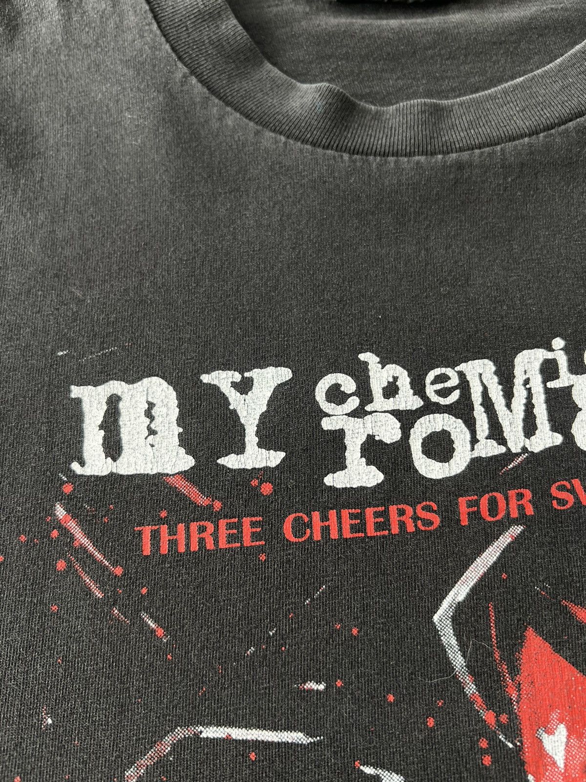 Band Tees Vintage 2000s My Chemical Romance Three Cheers for Sweet Tee Size US S / EU 44-46 / 1 - 6 Thumbnail