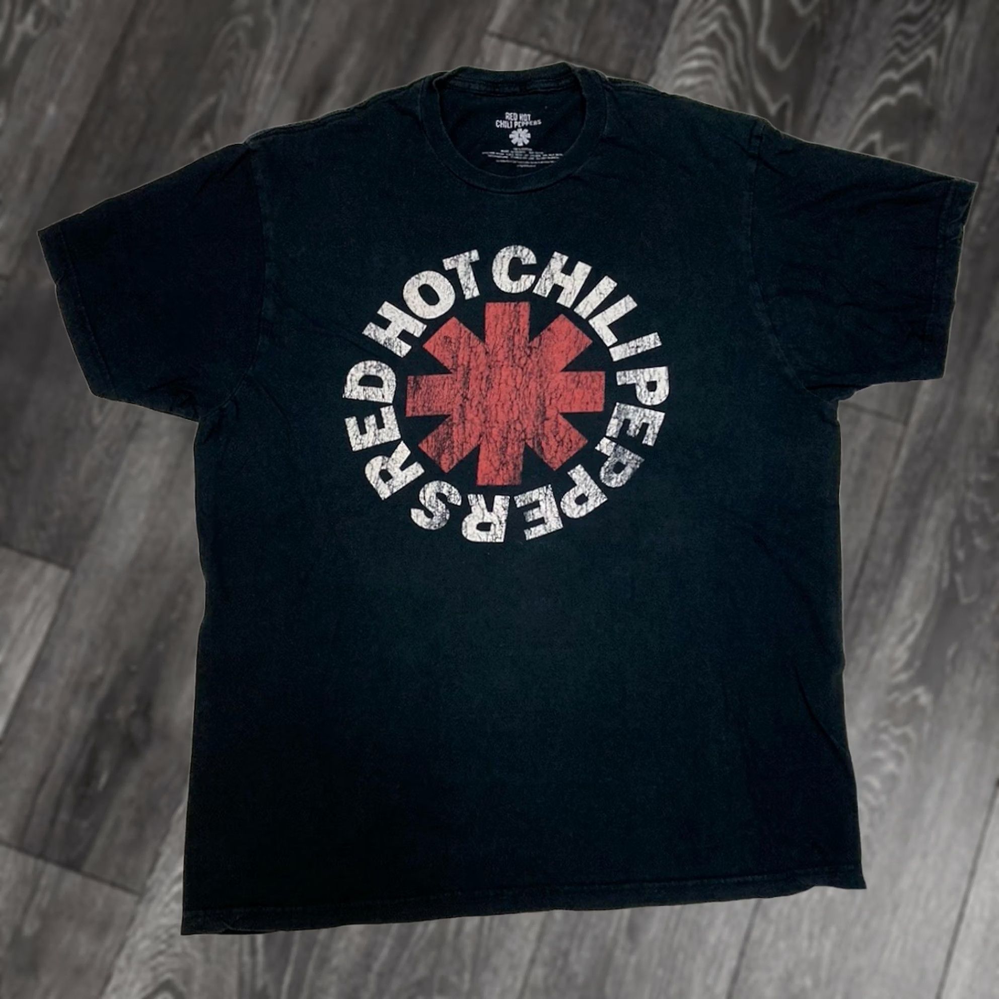 Vintage VINTAGE Red Hot Chili Peppers Logo Graphic T-shirt Men L Black Short Sleeve Music Size US L / EU 52-54 / 3 - 1 Thumbnail