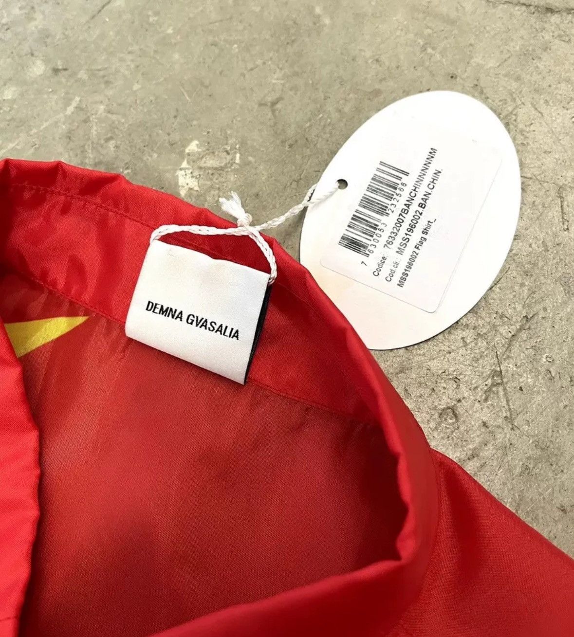 Vetements VETEMENTS SS19 China Flag Shirt 2412-Nextarrow Size US M / EU 48-50 / 2 - 4 Thumbnail