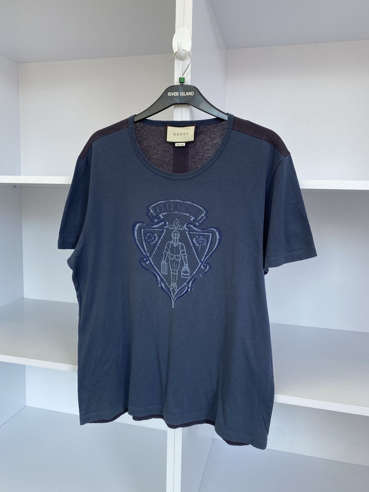 Gucci Vintage Gucci Medieval knight Classic logo tee Size US L / EU 52-54 / 3 - 3 Thumbnail