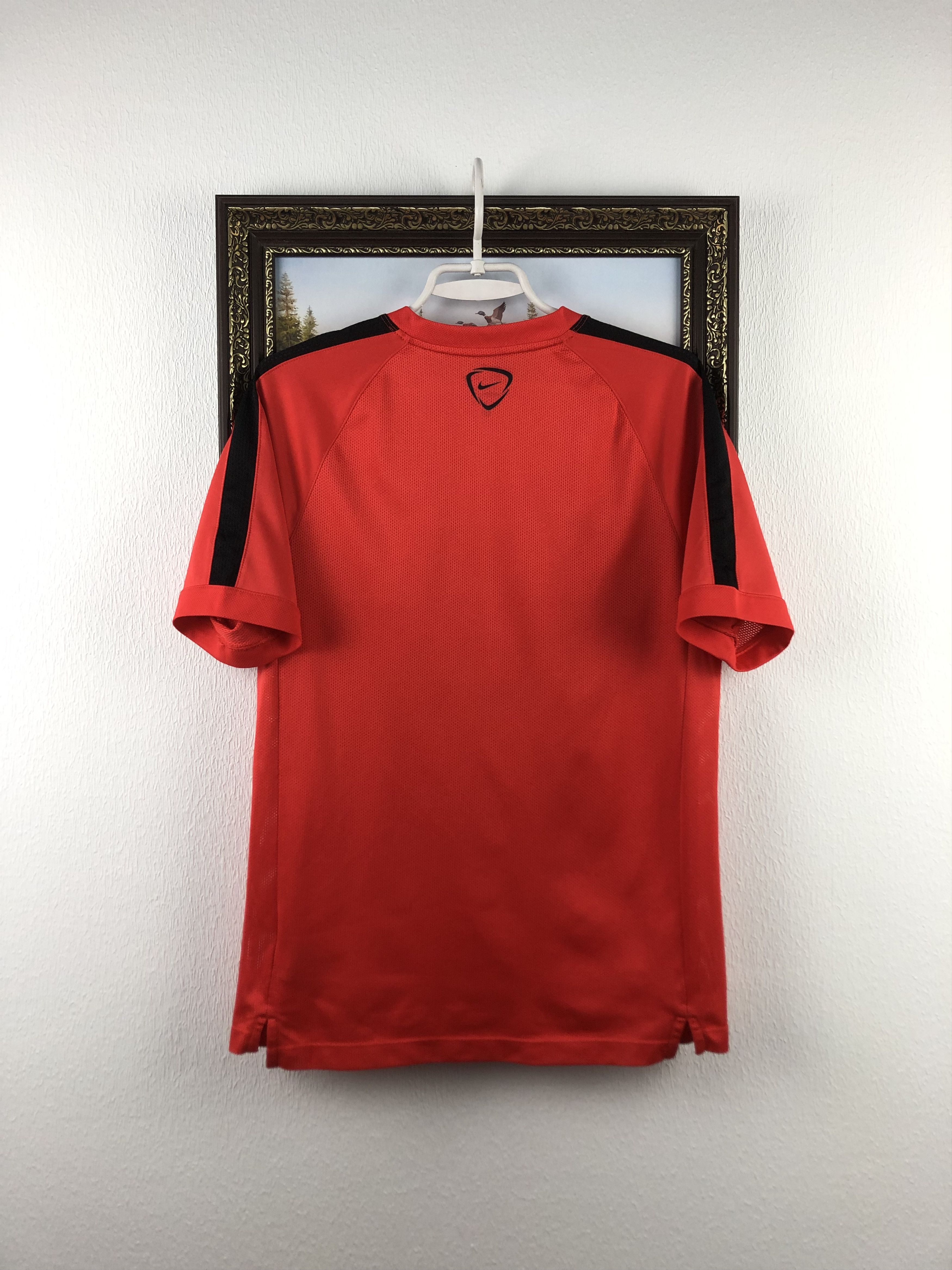 Nike Manchester United Nike Shirt Soccer Jersey Red Mens Trikot Size US S / EU 44-46 / 1 - 15 Thumbnail
