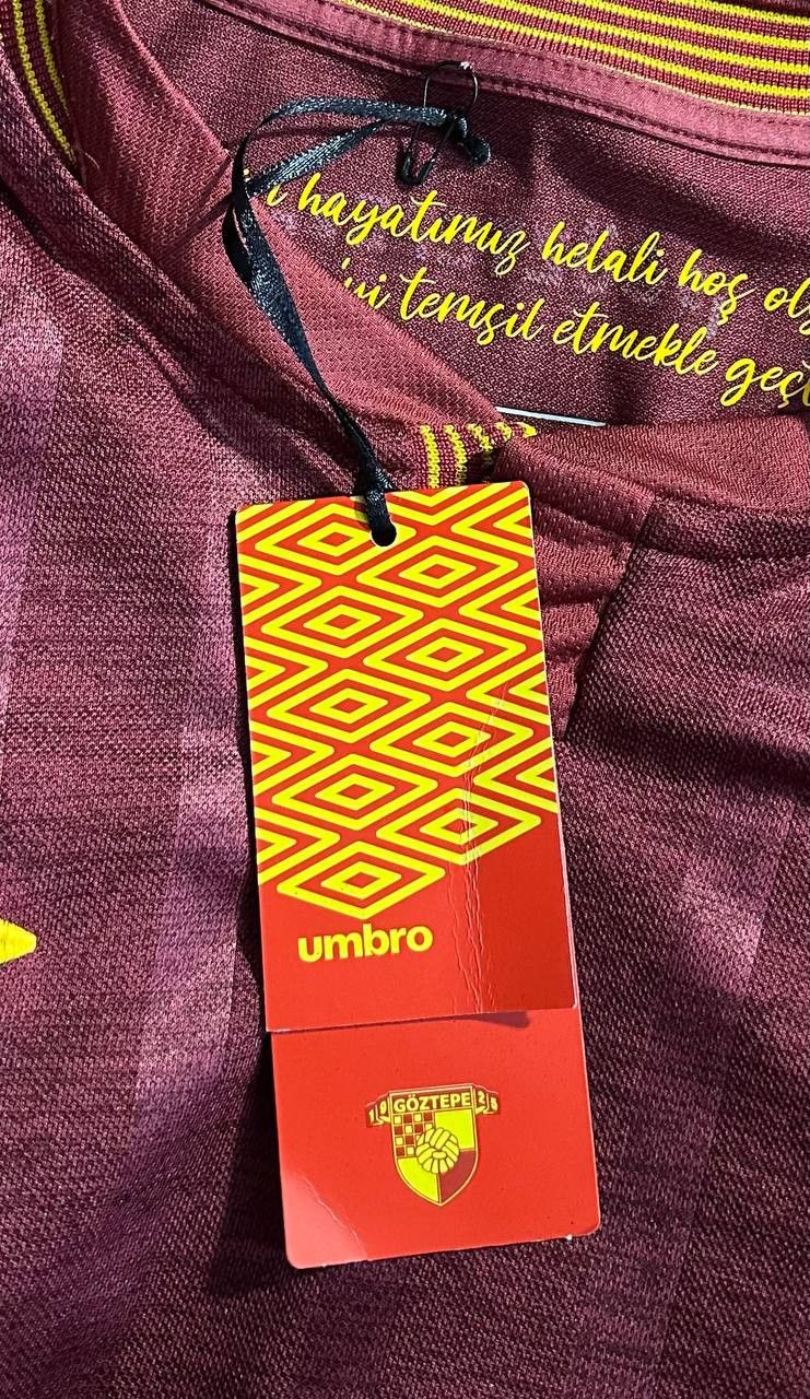Umbro Goztepe 2021 - 2022 Football Shirt jersey Umbro soccer Size US S / EU 44-46 / 1 - 7 Thumbnail