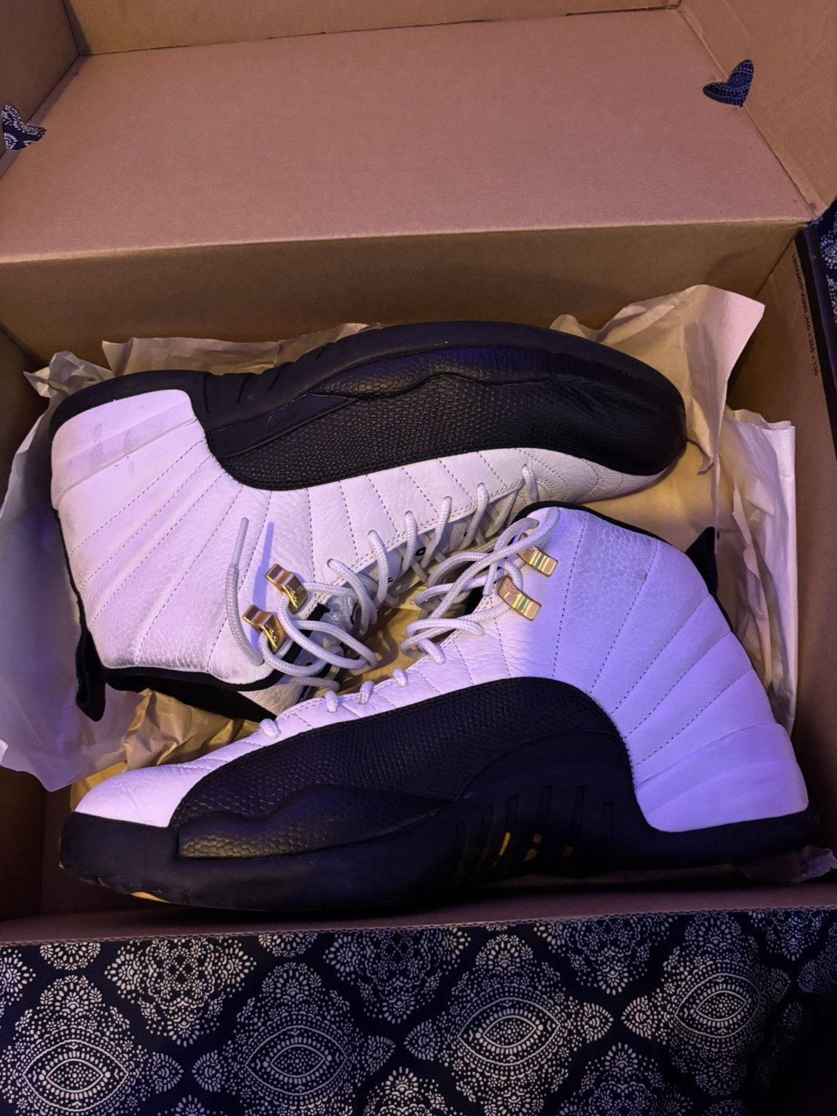 Jordan Brand Jordan 12 taxis Size US 10.5 / EU 43-44 - 3 Thumbnail