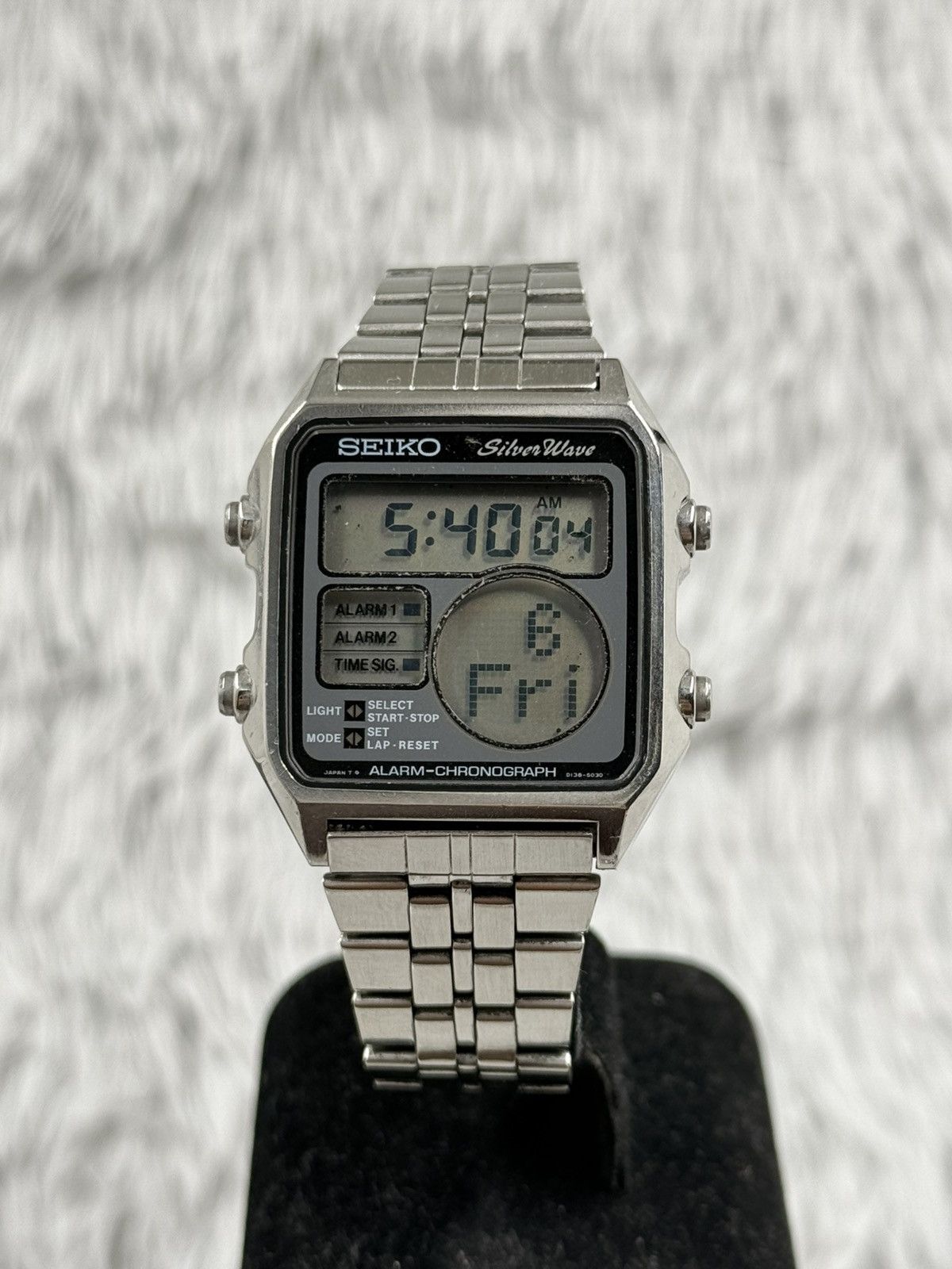 Vintage Seiko Running Man D138-5010 Digital MenS Watch in Grey, Men's
