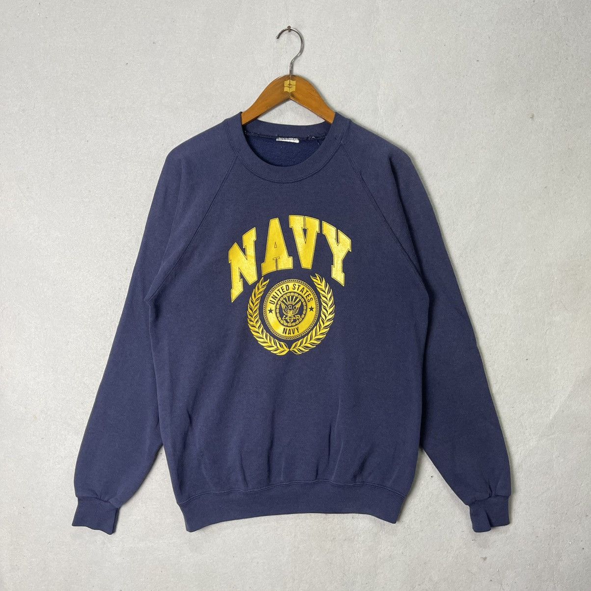 Vintage Vintage United States Navy NAVY Crewneck Sweatshirt Blue Size US L / EU 52-54 / 3 - 1 Thumbnail