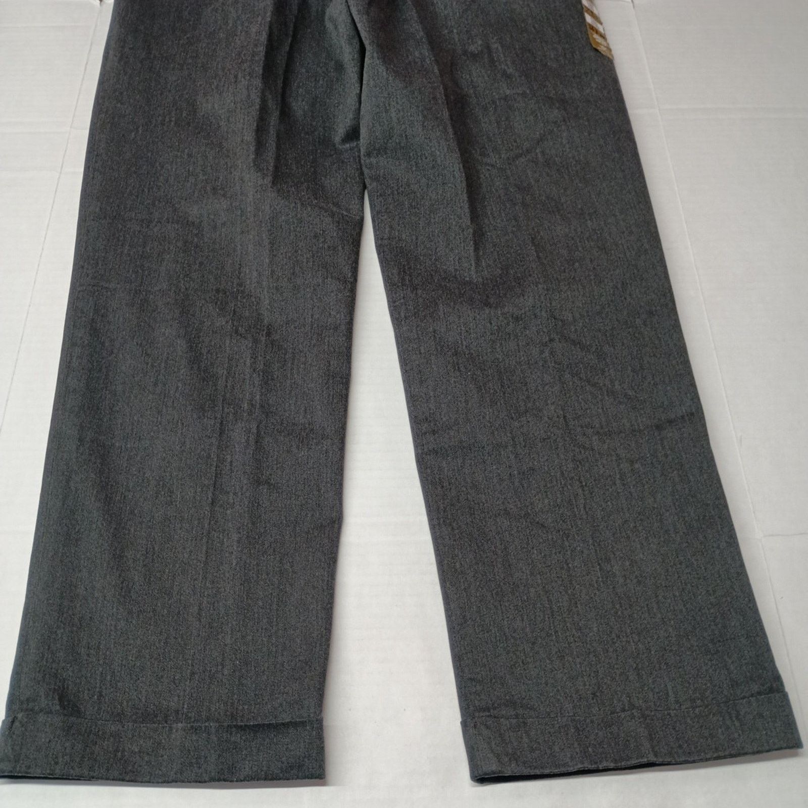 Dockers Dockers Comfort Khaki Pants Men's 34x34 Relaxed Pleated Gray Size US 34 / EU 50 - 7 Thumbnail
