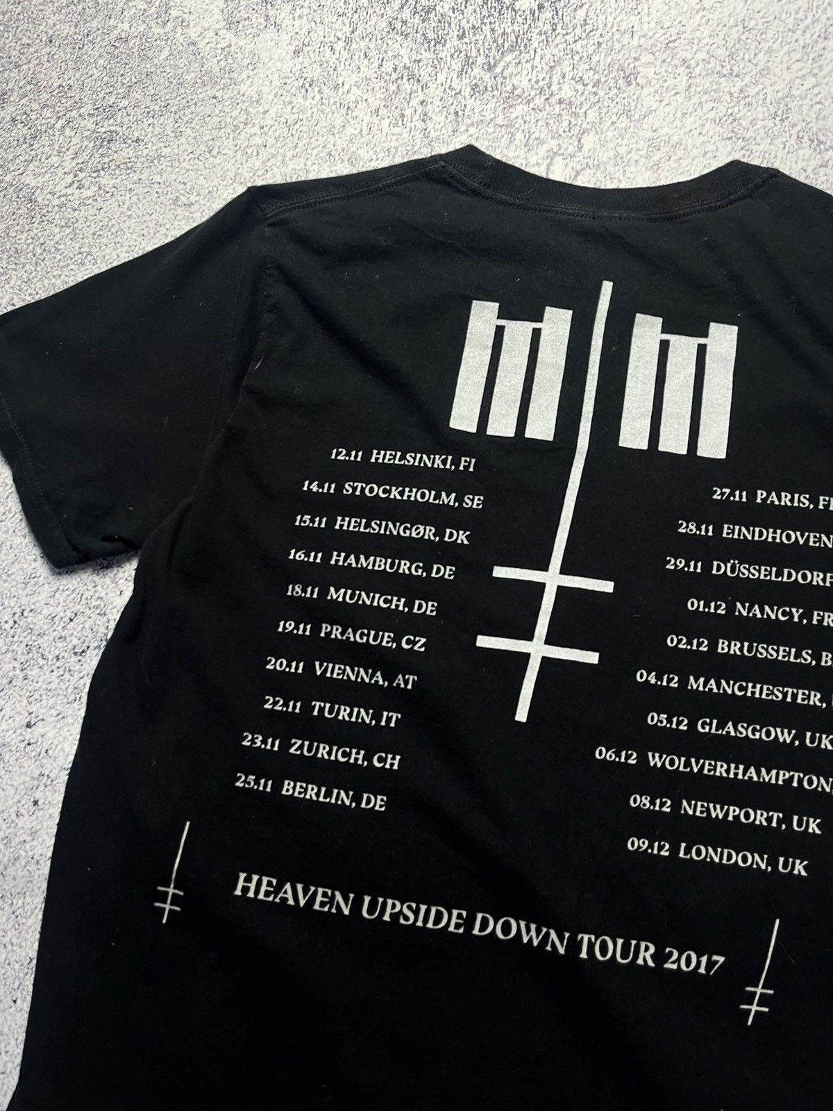Band Tees Marilyn Manson Heaven Upside Down 2017 Tour T Shirt Size US M / EU 48-50 / 2 - 16 Thumbnail