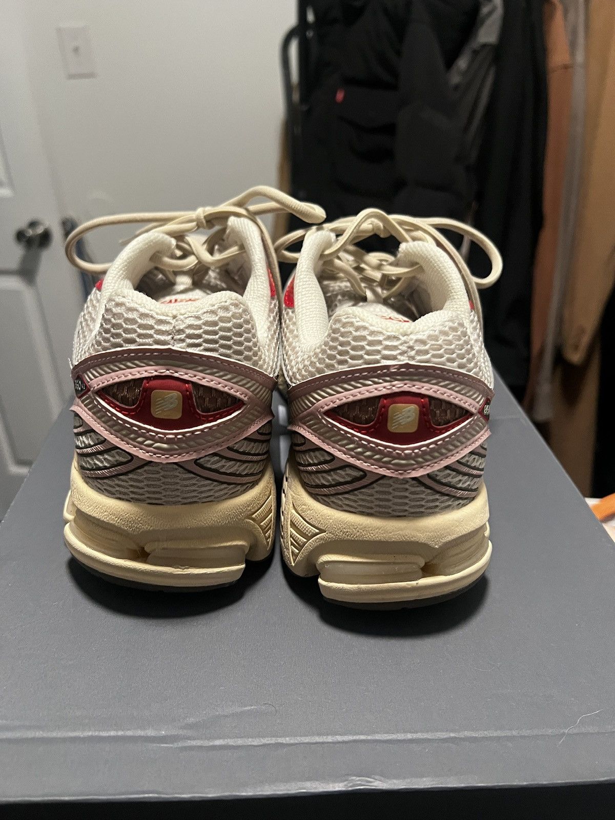New Balance × size? New Balance 860 v2 Size? Bacon Size US 12 / EU 45 - 2 Thumbnail