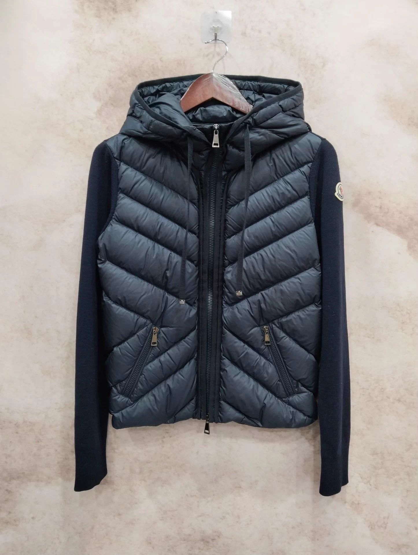 Moncler Moncler M Jacket Size M / US 6-8 / IT 42-44 - 1 Thumbnail