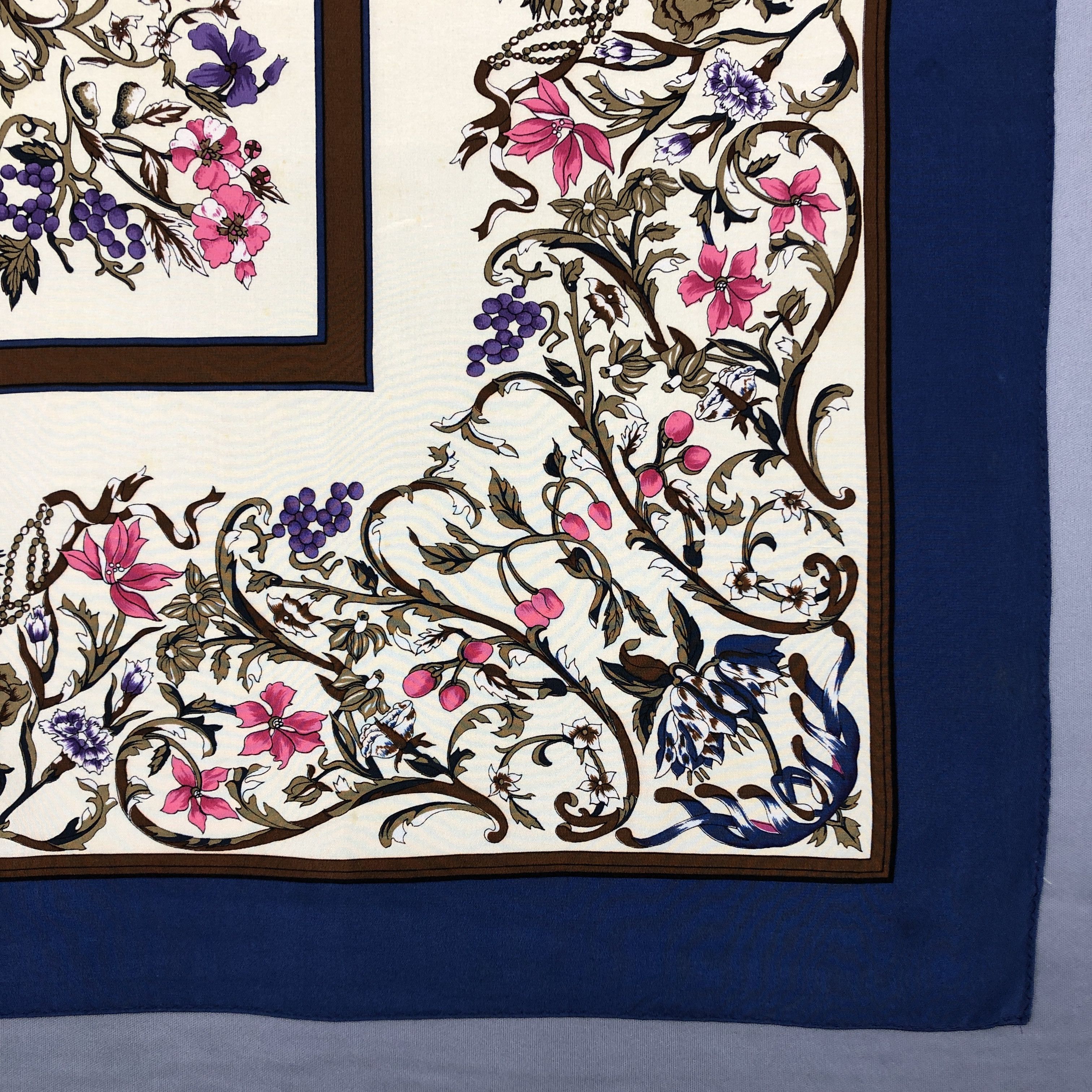 Japanese Brand Vintage Square Scarf Twill Stole Wraps Scarves - GF60047 Size ONE SIZE - 5 Thumbnail