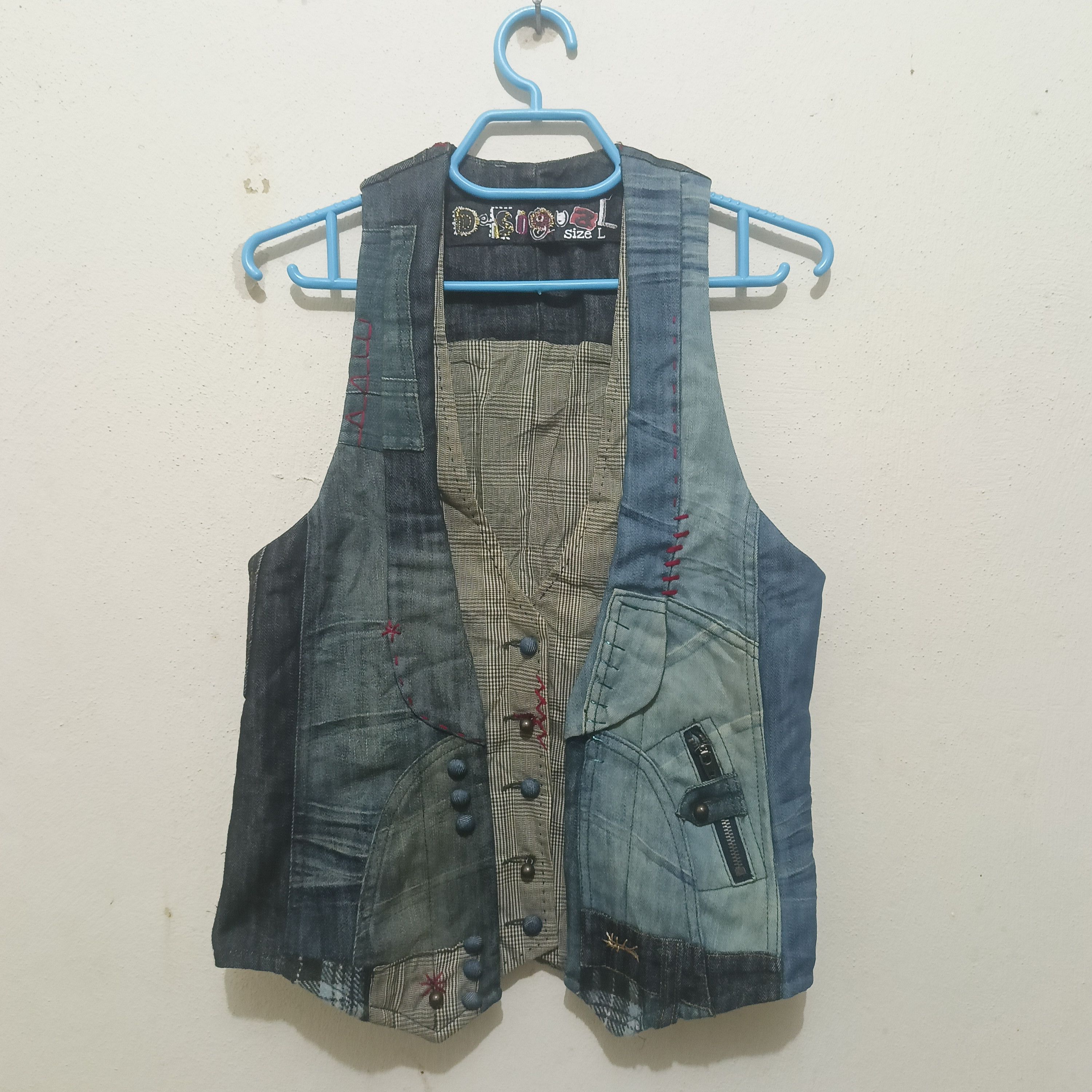 Designer × Desigual × Japanese Brand Rare!!! Desigual Vest Patchwork Design Size US S / EU 44-46 / 1 - 1 Thumbnail