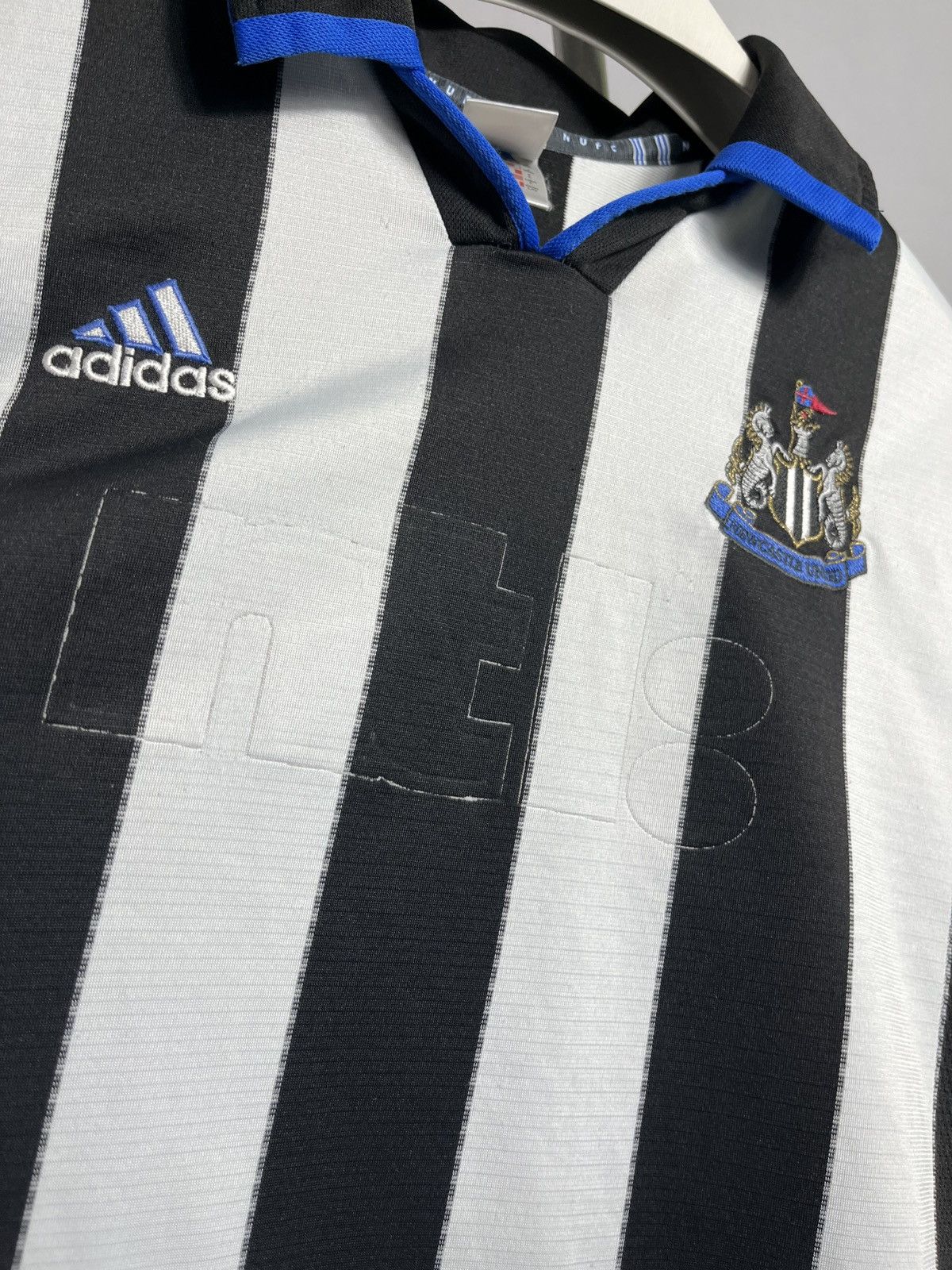 Sports Specialties Newcastle United 2000-2001 Home Adidas Football Shirt Soccer Size US L / EU 52-54 / 3 - 6 Thumbnail