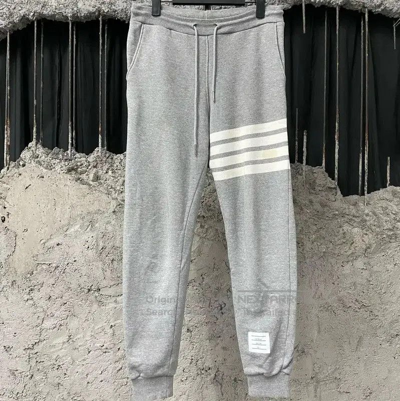 Thom Browne Thom Browne Gray Casual Pants for Men . Size US 30 / EU 46 - 1 Thumbnail