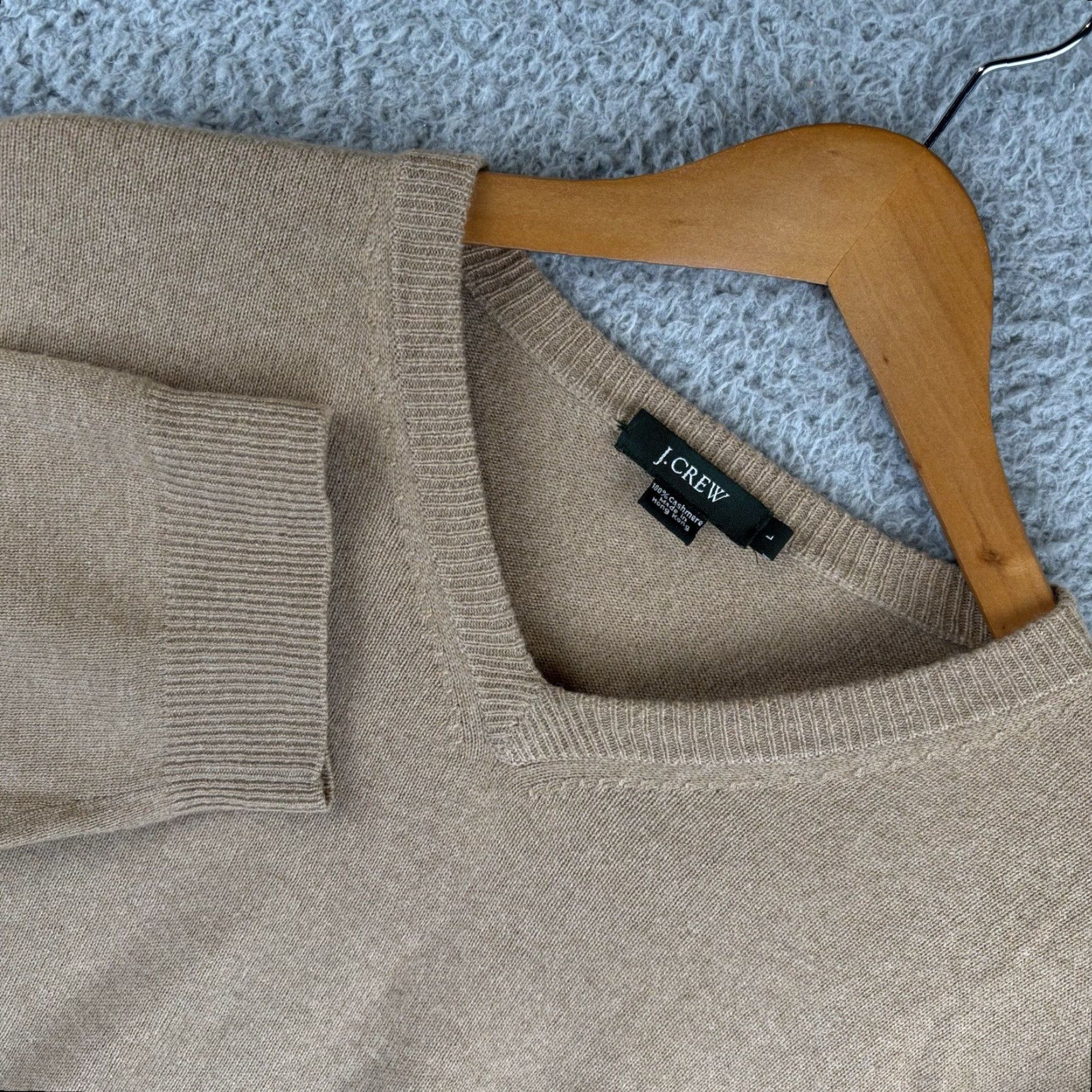 J.Crew J.CREW Sweater Mens L Tan Brown 100% Cashmere V Neck Pullover Preppy Casual Reading READ Size US L / EU 52-54 / 3 - 2 Thumbnail