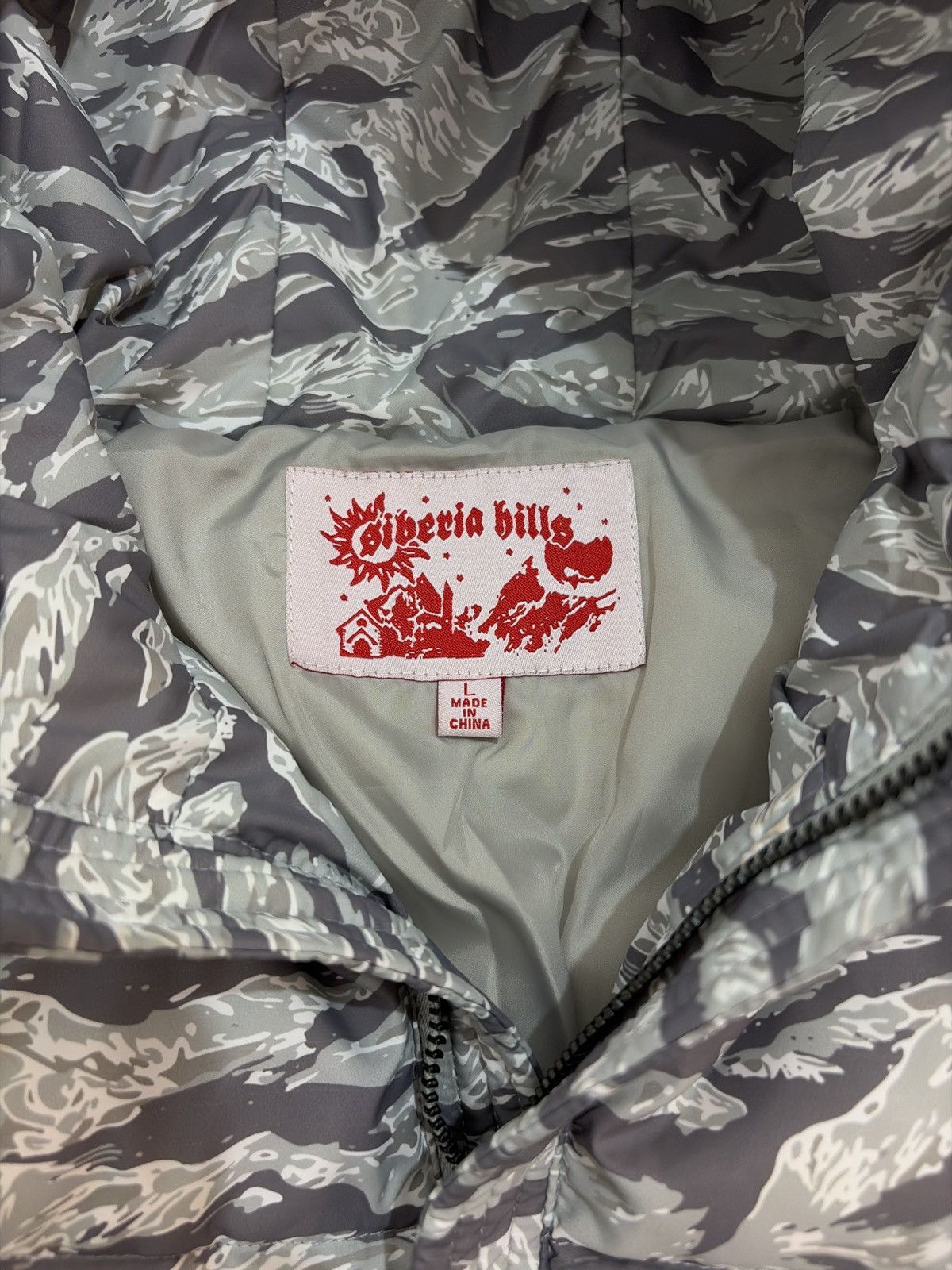 Siberia Hills Siberia Hills Camo Tiger Puffer Jacket FW19 Size US L / EU 52-54 / 3 - 11 Thumbnail