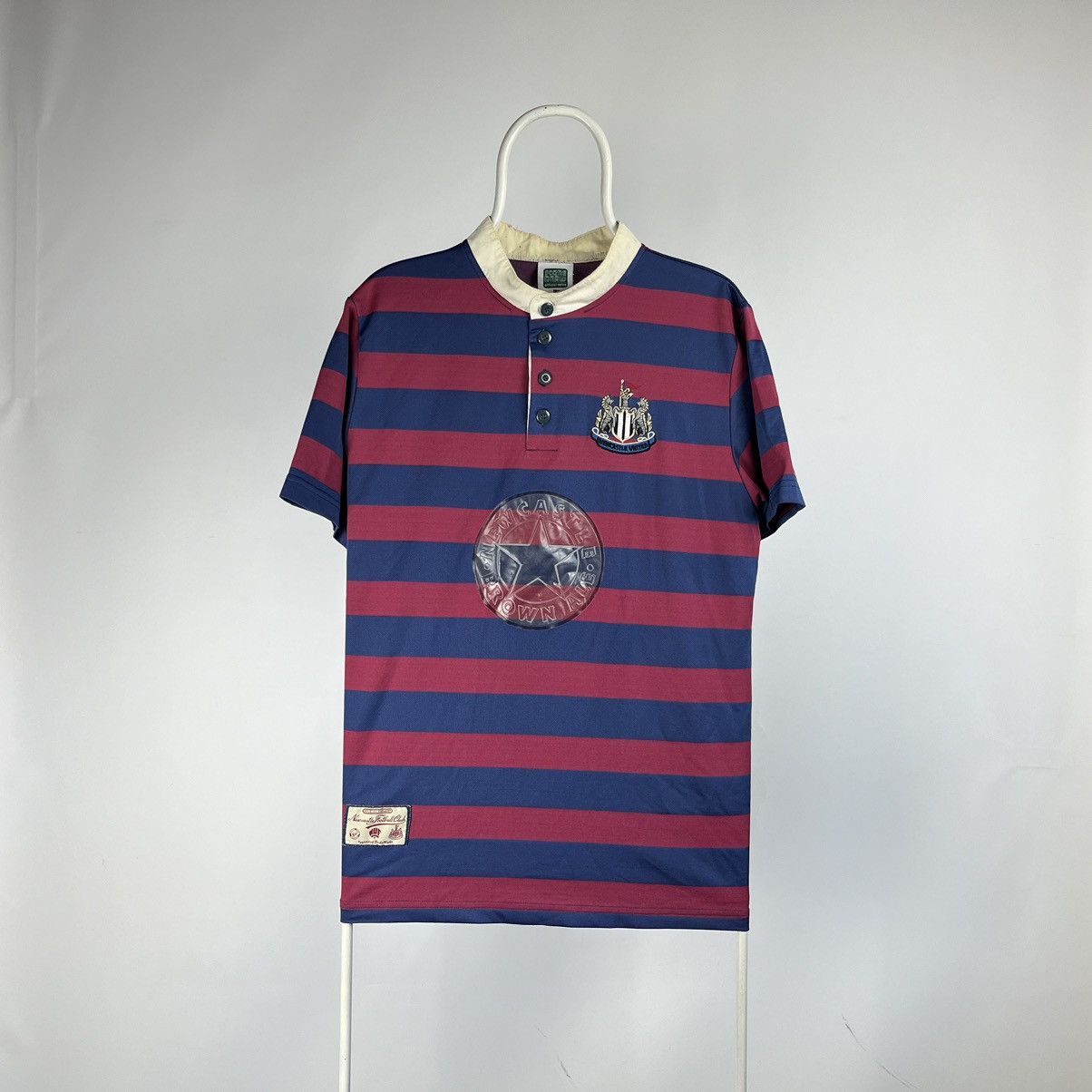 Vintage Vintage Newcastle united Fc soccer Tshirt 1995-96 size Large Size US L / EU 52-54 / 3 - 1 Thumbnail