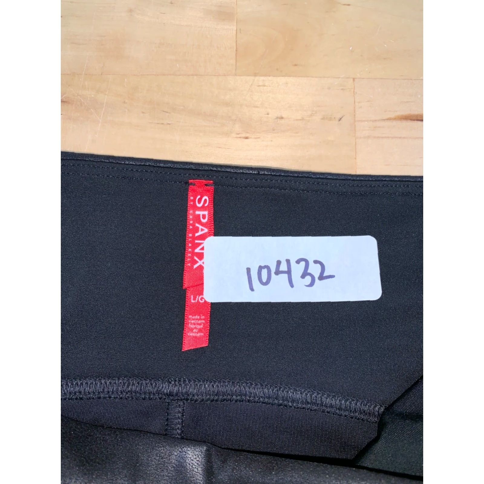 Spanx Spanx Leggings Womens L Black Faux Leather Shiny Shaping Slimming 10432 Size 36" / US 14 / IT 50 - 3 Thumbnail