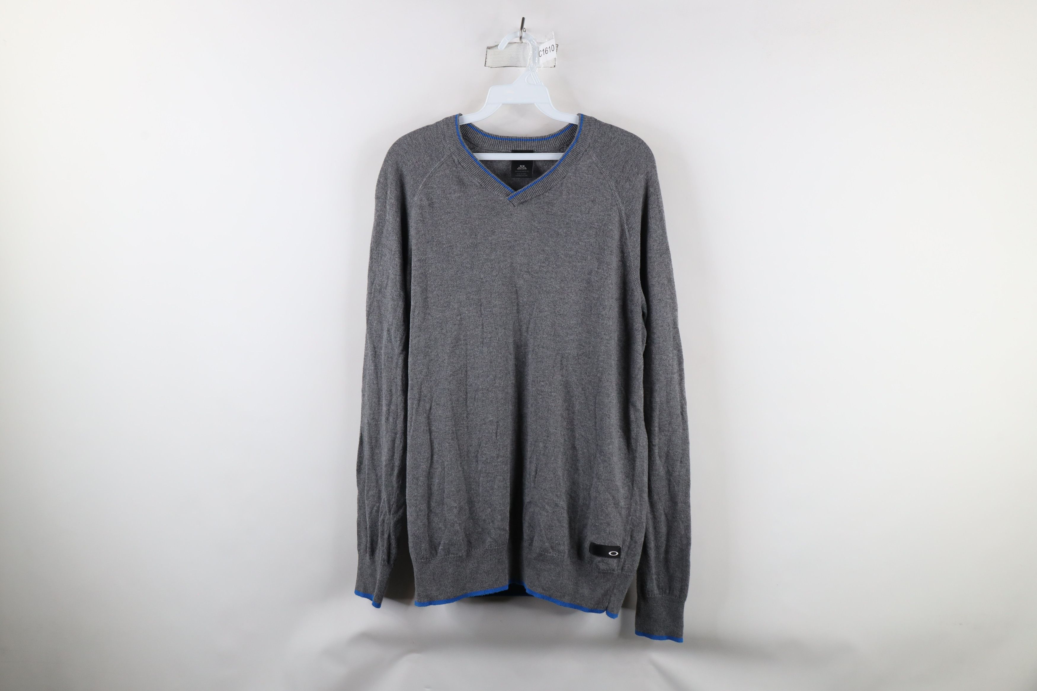 Oakley × Vintage Vintage Oakley Tailored Fit O Logo Knit V-Neck Sweater Gray Size US M / EU 48-50 / 2 - 1 Thumbnail