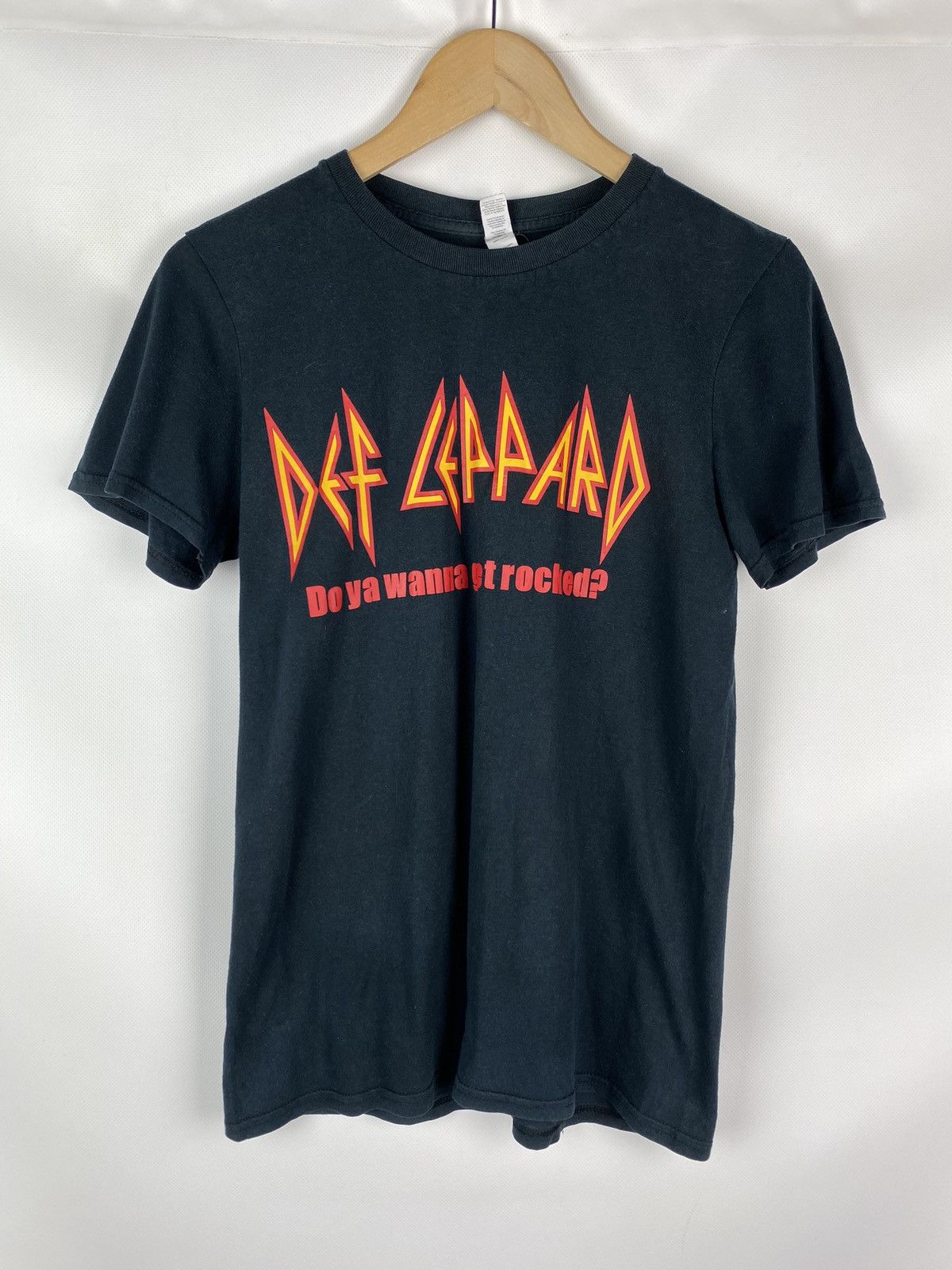 Band Tees Def Leppard vintage Do You Wanna Get Rocked Band T Shirt Size US S / EU 44-46 / 1 - 1 Thumbnail