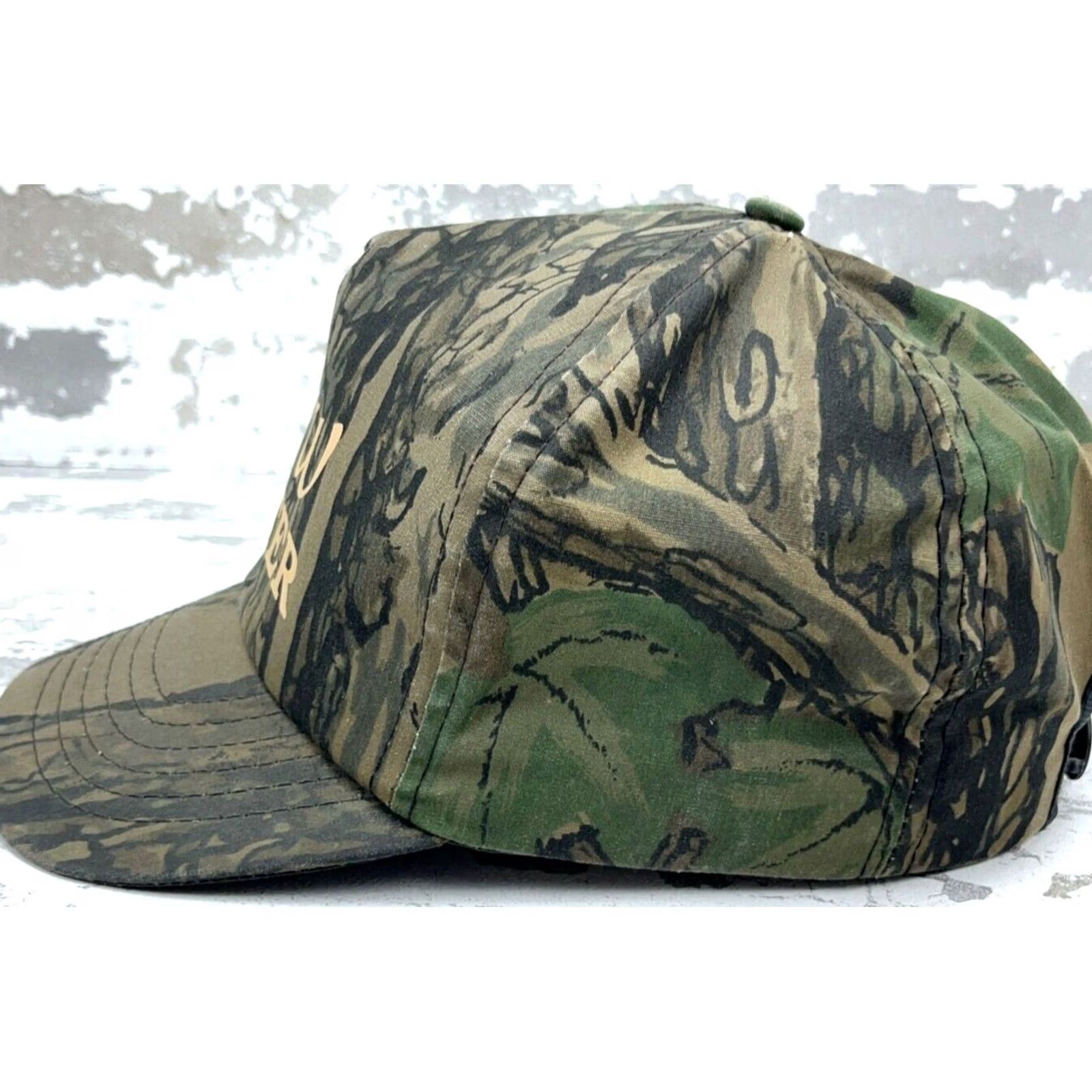 Hunter VINTAGE Trebark Camo Trucker Hat Cap SnapBack USA 80s 90s Hunting Bow Hunter Tee Size ONE SIZE - 3 Thumbnail