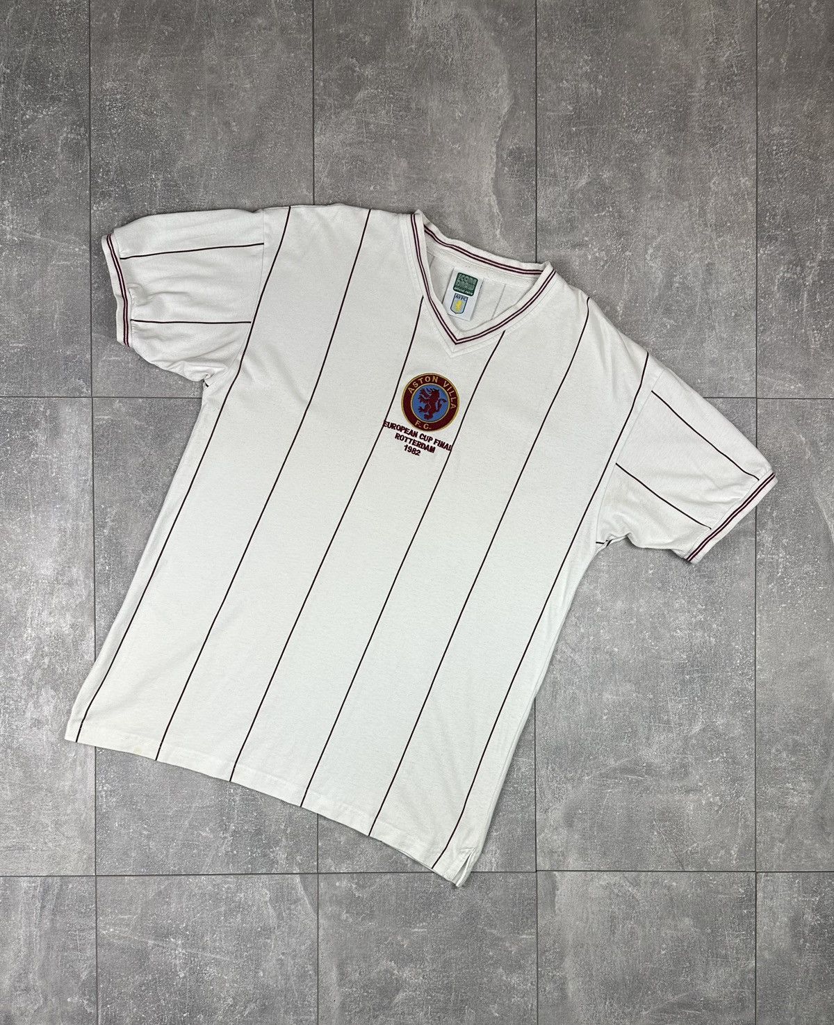 Other Score Draw Aston Villa FC 1982 Retro Cotton T-Shirt Jersey Size US L / EU 52-54 / 3 - 1 Thumbnail